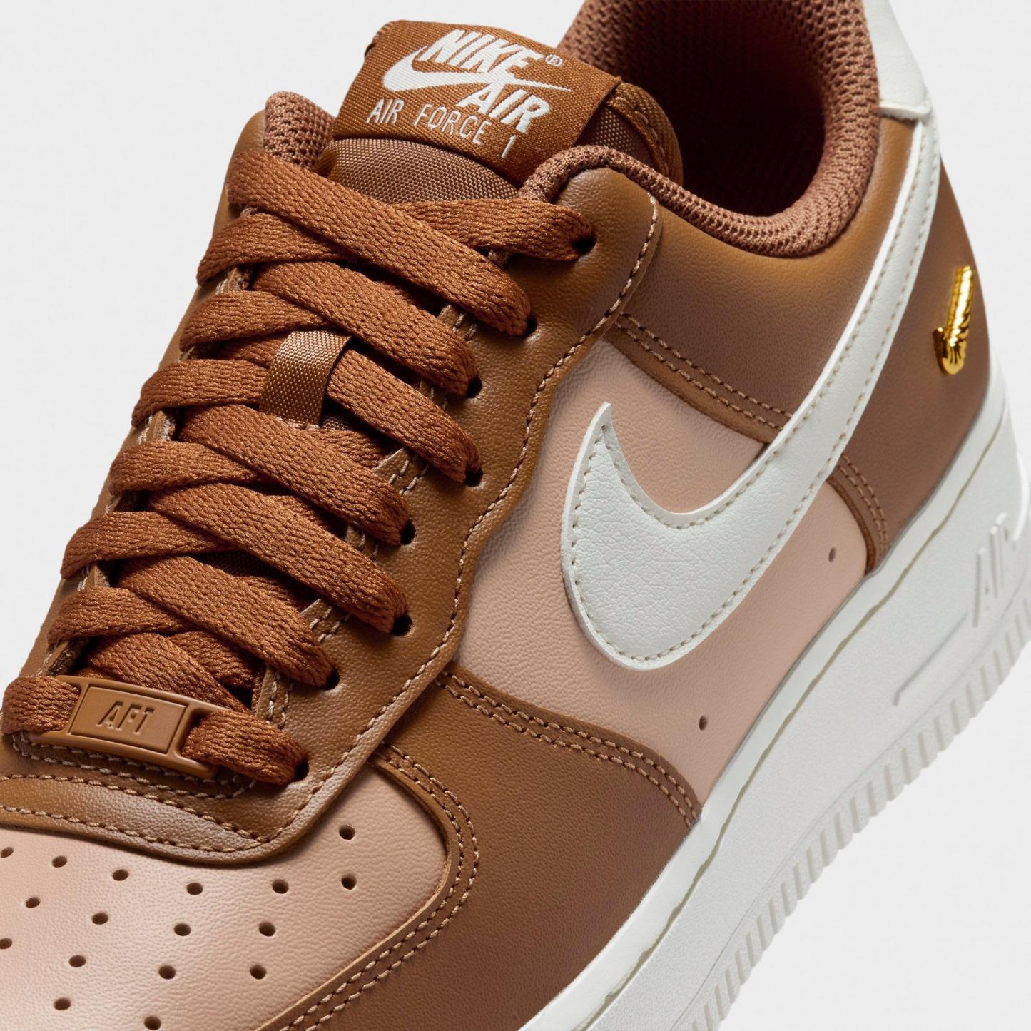 Women's Nithtke Air Force 1 '07 SE Casual Shoes - Light British Tan/Hemp/Metallic Gold/Sail - Detail shot
