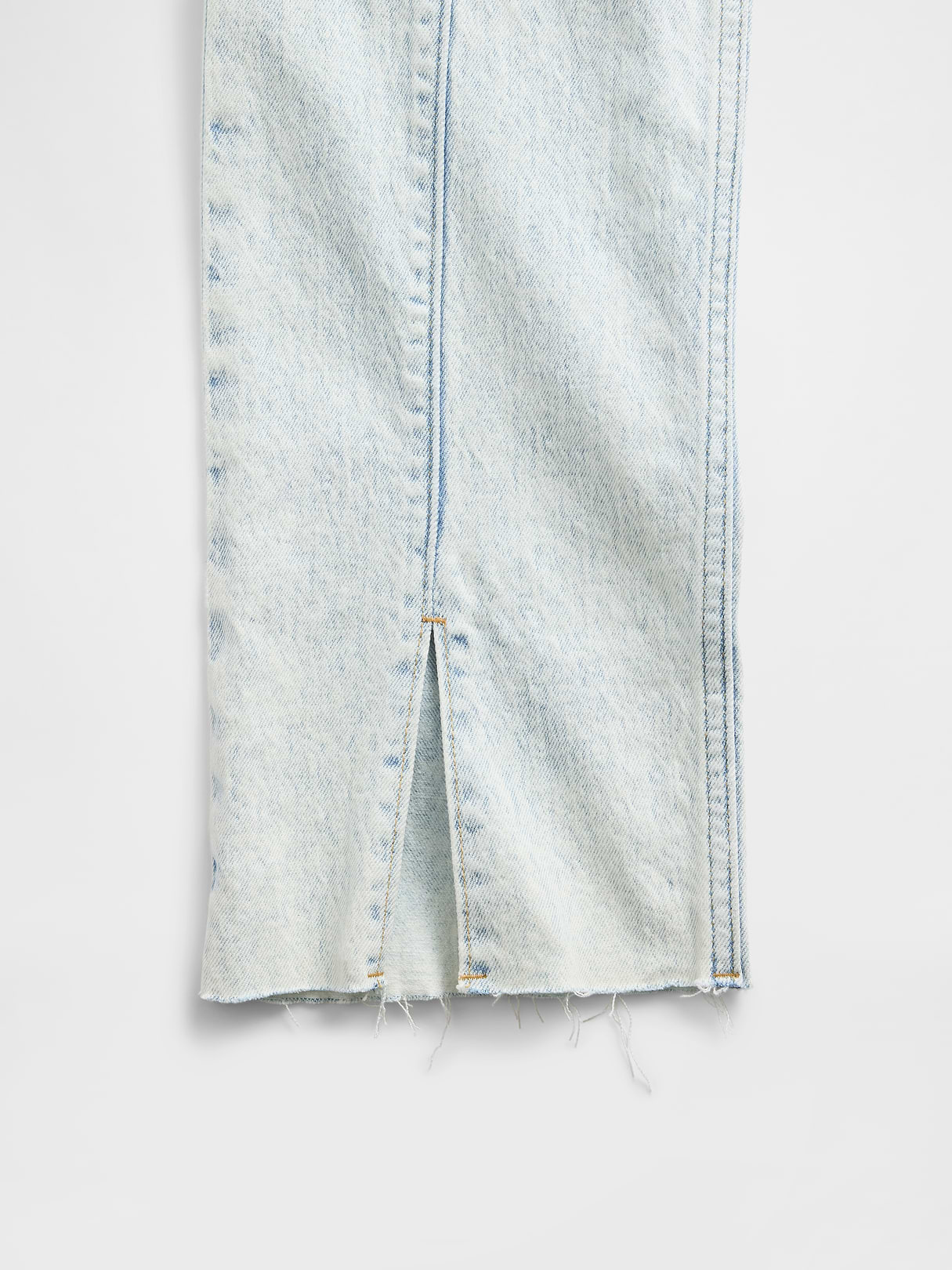 High Rise Twisted-Seam '90s Slim Straight Jeans - Seamed acid wash