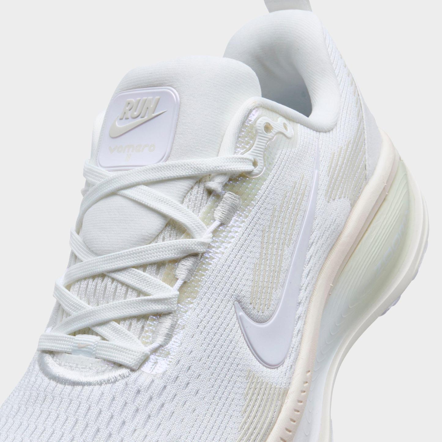 Women's Nithtke Vomero 18 Running Shoes - Part 1 - Summit White/White/Chalk/Seaglass - Detail shot