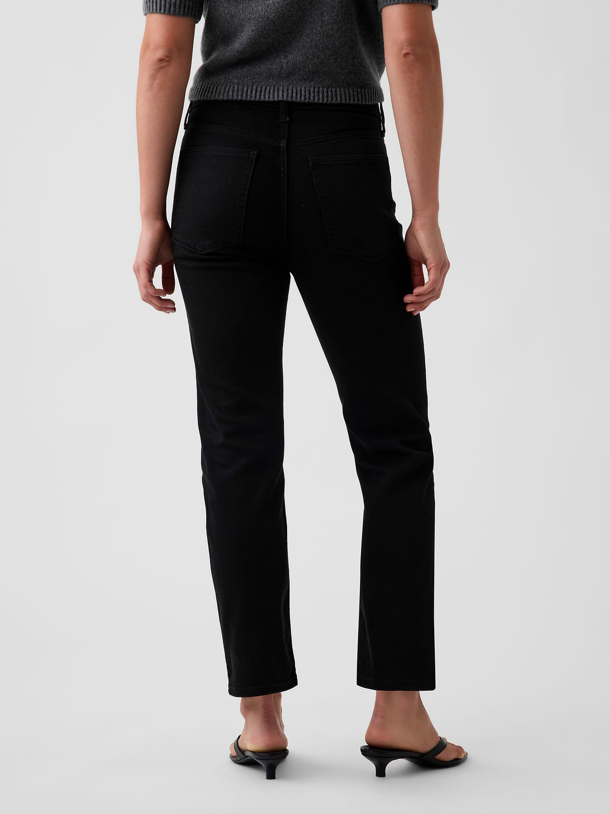 High Rise ’90s Slim Straight Crop Jeans - Black wash