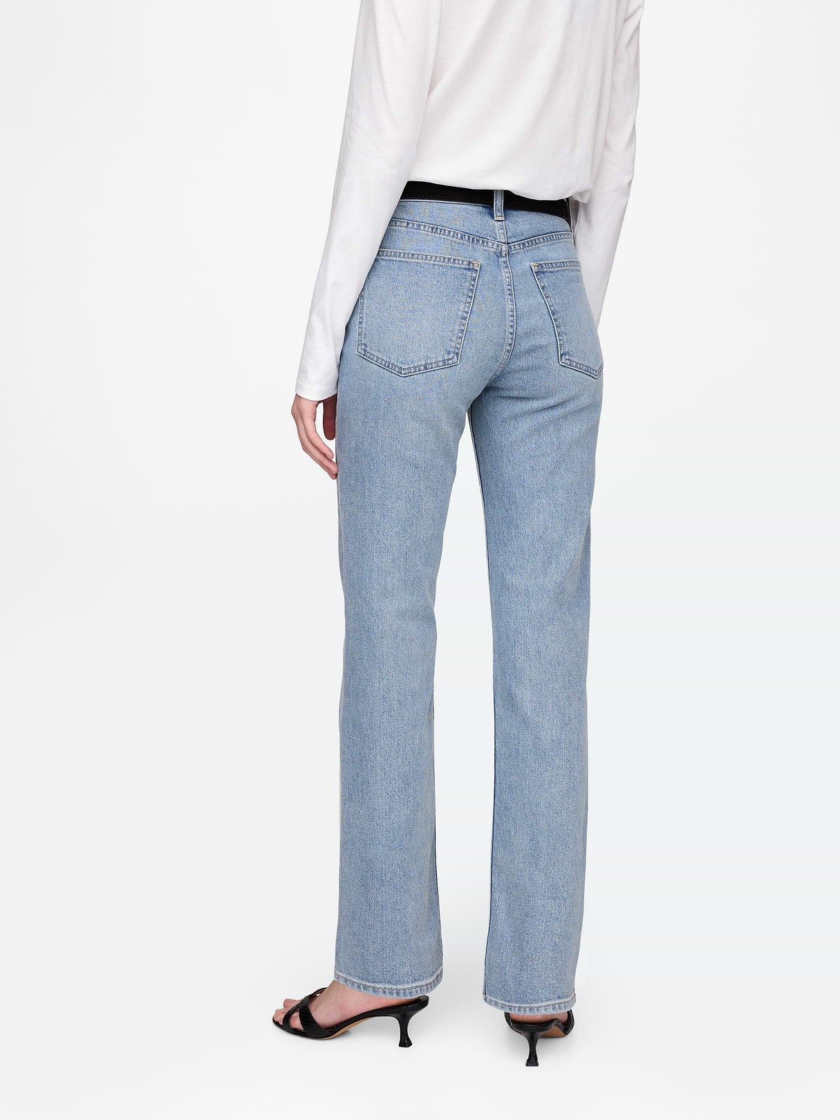 High Rise '90s Slim Straight Jeans - Light indigo wash
