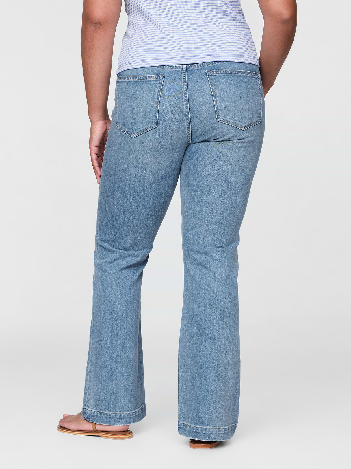 Low Rise Long & Lean Split-Hem Jeans - Light indigo