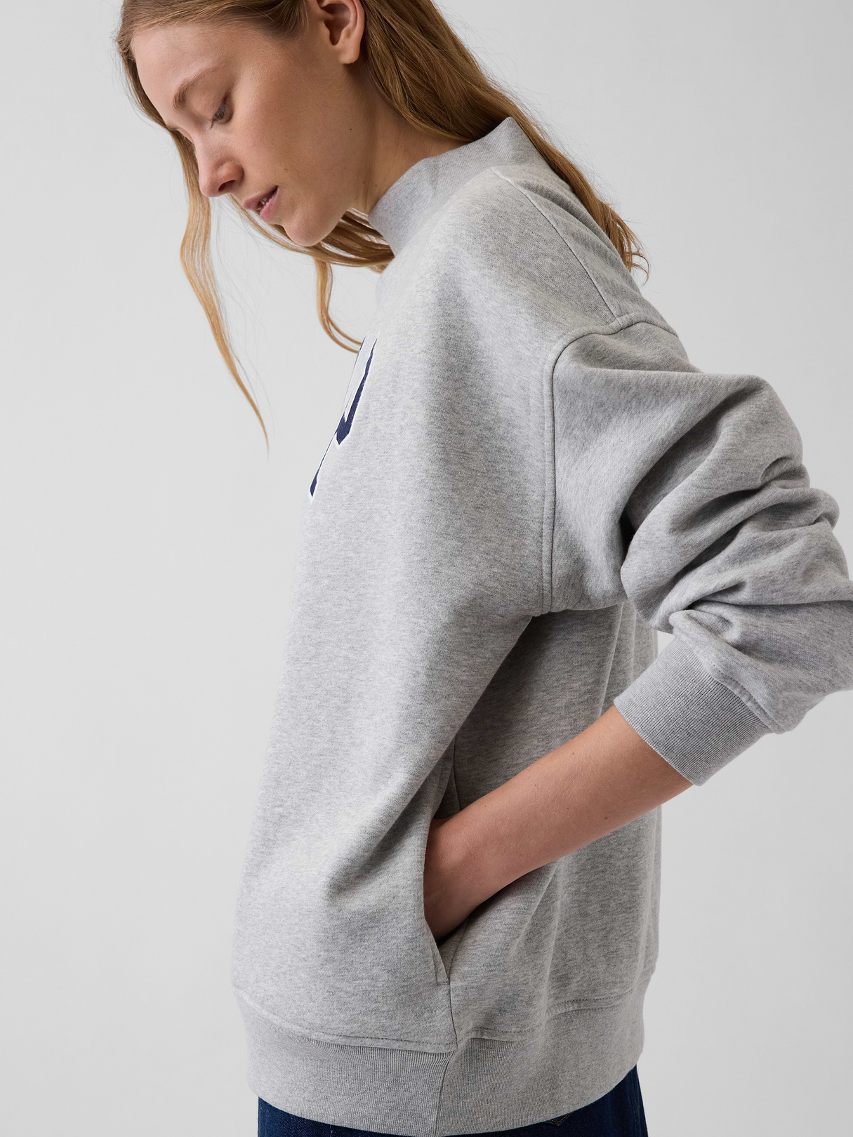 VintageSoft Oversized Mockneck Logo Sweatshirt - New heather grey