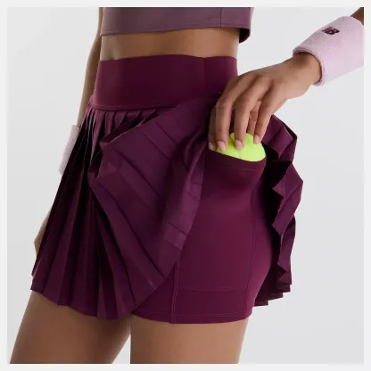 Chi is wearing size S and is 5'9"/ 175cm. Chest: 32"/81cm, Waist: 24"/61cm, Hips: 35"/89cm