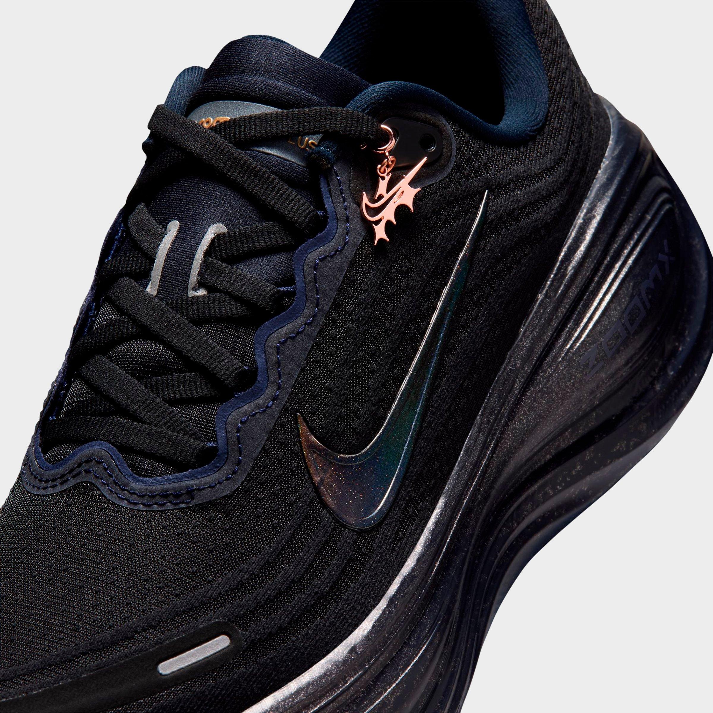 Women's Nithtke Vomero Plus Running Shoes - Part 3 - Pitch Blue/Blur/Blackened Blue/Black - Detail shot