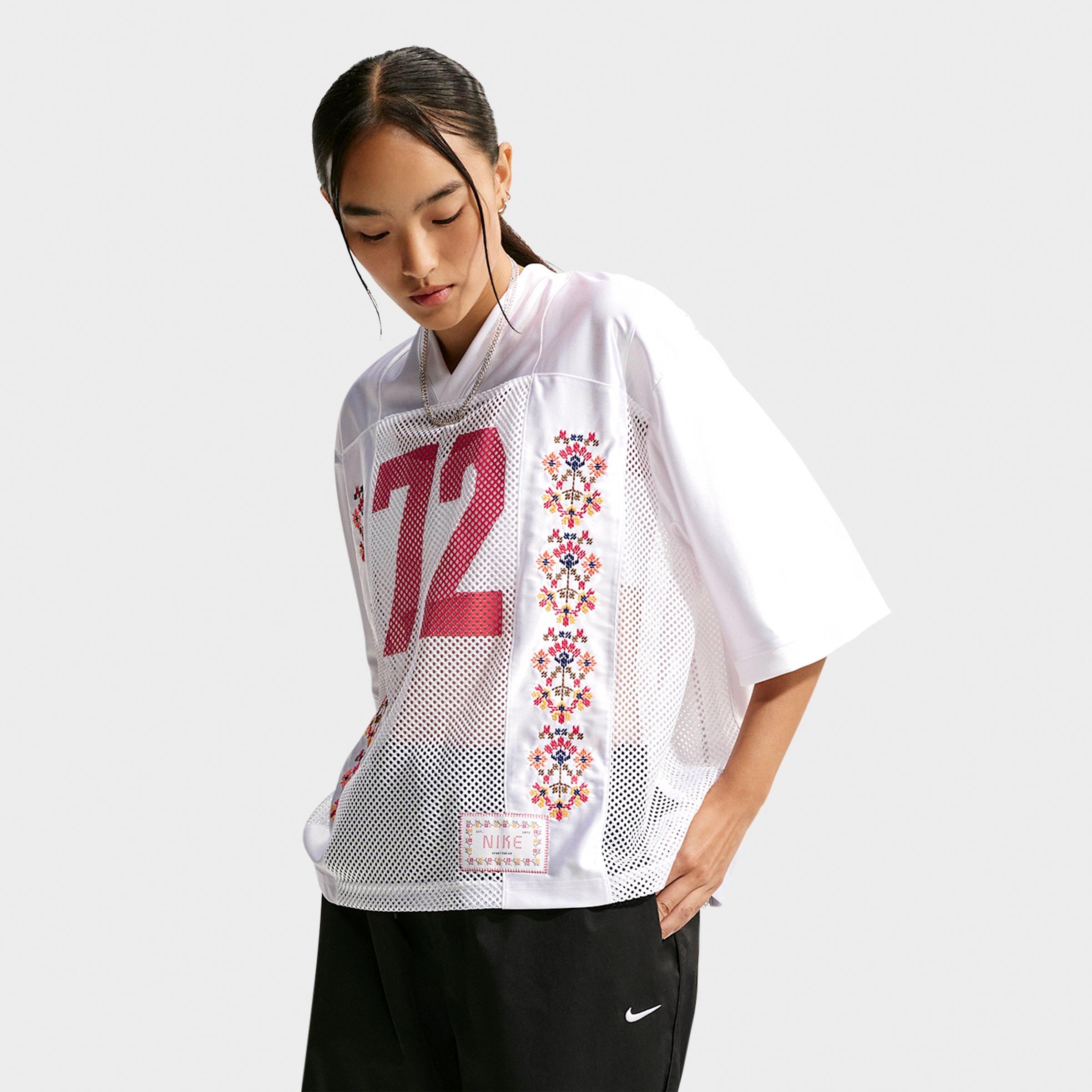 Women's Nithtke Sportswear '72 Oversized Short-Sleeve Graphic Jersey - White/University Red