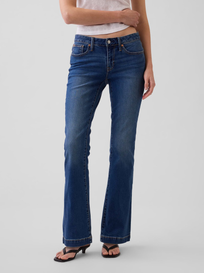 Low Rise Long & Lean Split-Hem Jeans - Medium wash