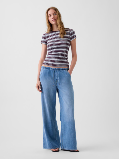 Low Rise UltraSoft Stride Easy Wide-Leg Jeans - Light wash