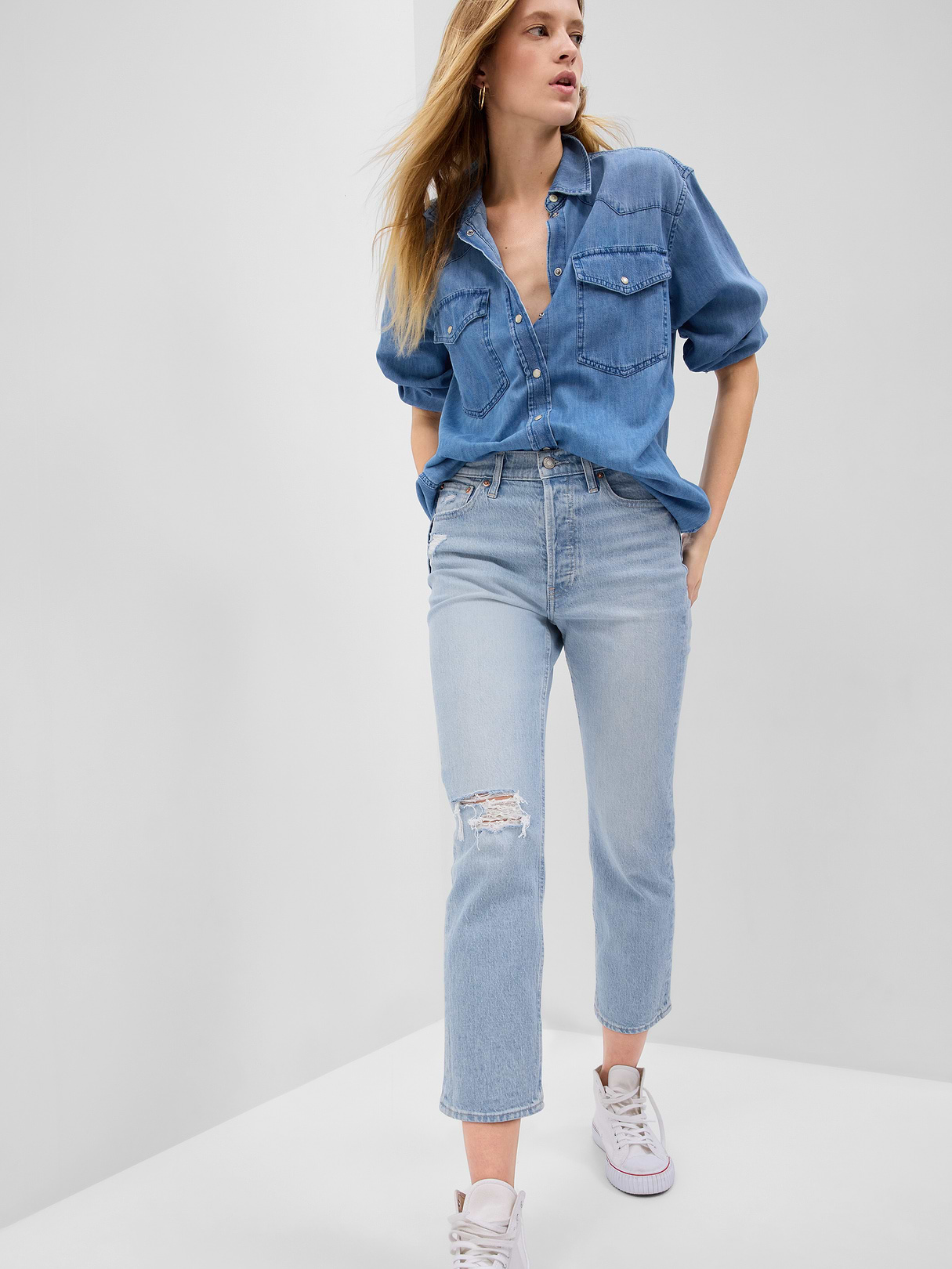 High Rise Cheeky Straight Jeans - Light wash