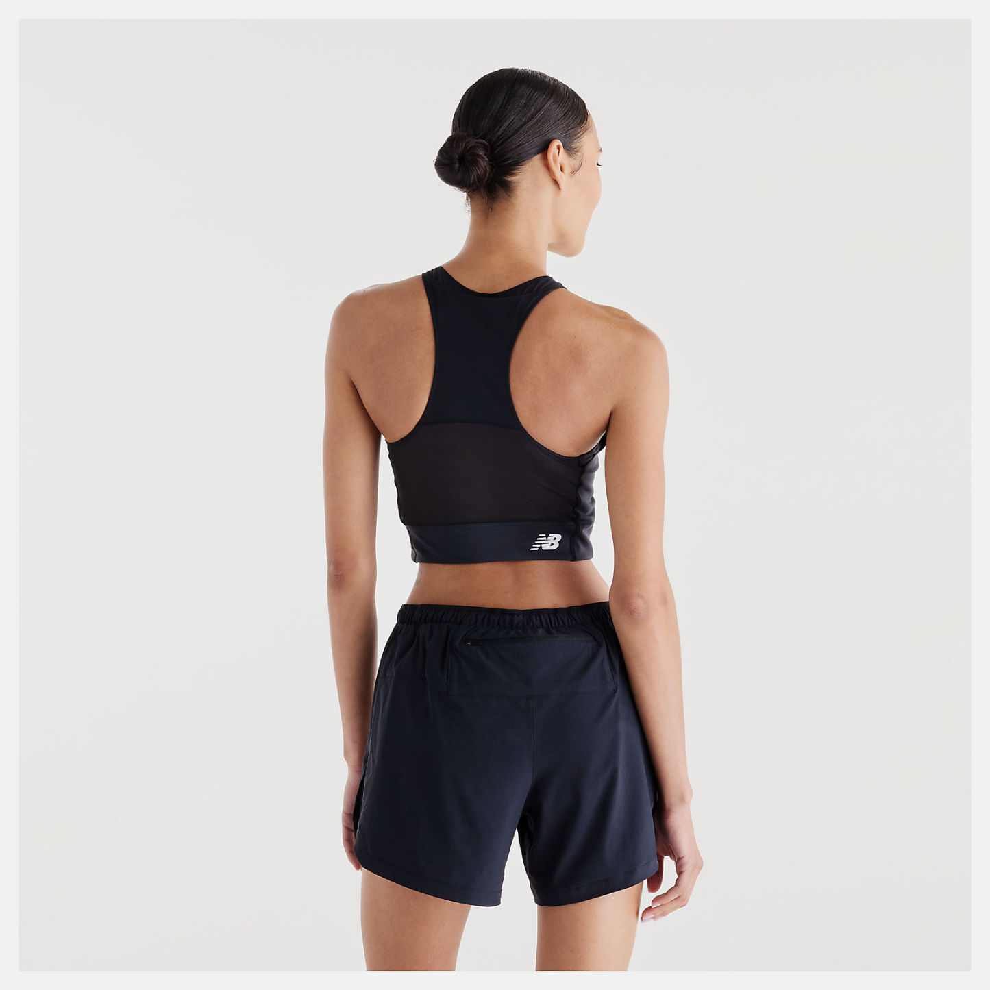 Lola is wearing size S and is 5'8"/172.72cm. Chest: 31.5"/80.01cm, Waist: 25.5"/64.77cm, Hips: 36"/91.44cm