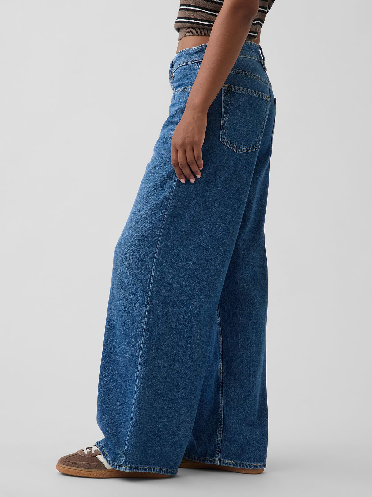Curvy Mid Rise UltraSoft Baggy Jeans - Medium wash