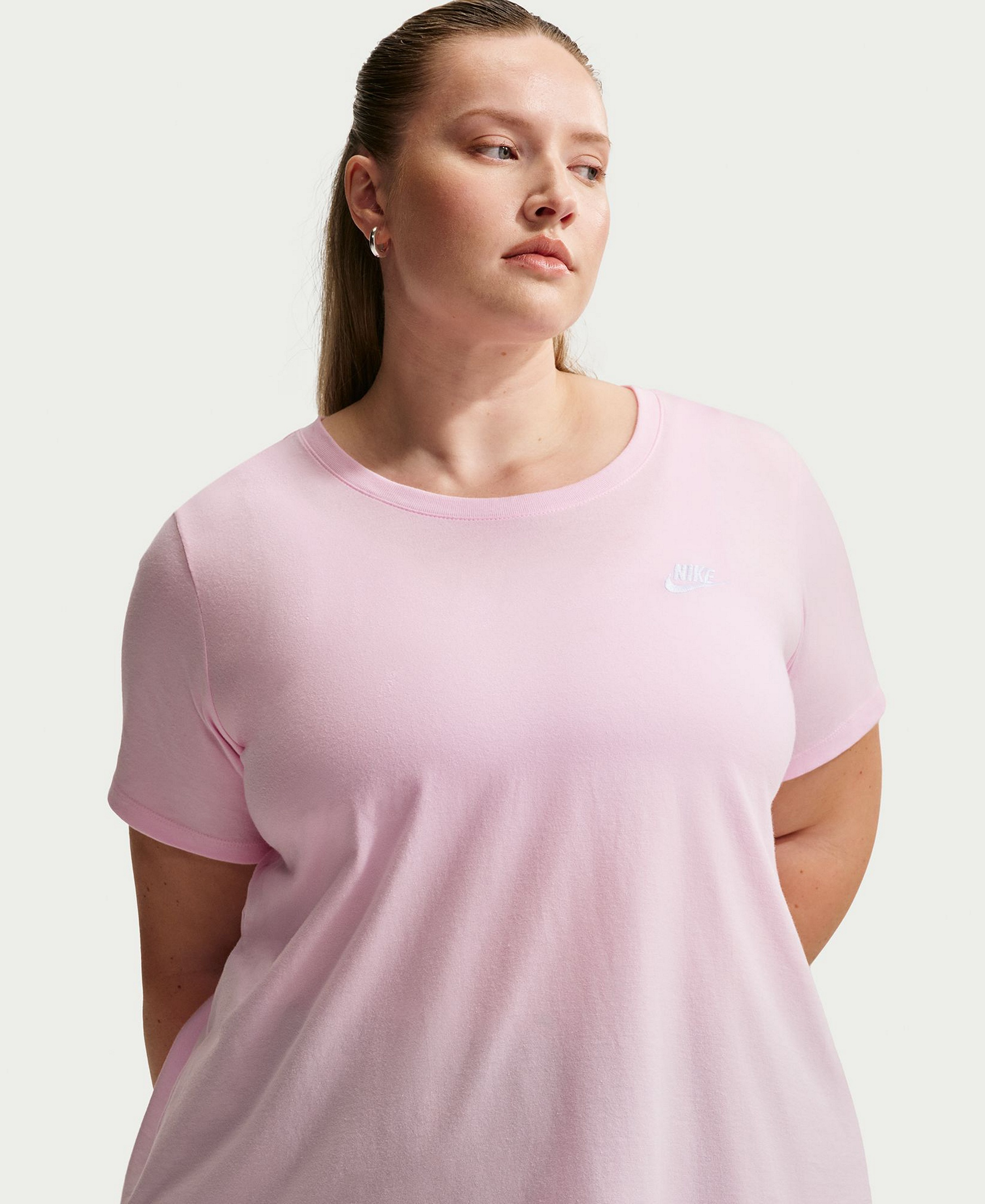 Nike Women's Sportswear Club Essentials T-Shirt - Pink Foam/white