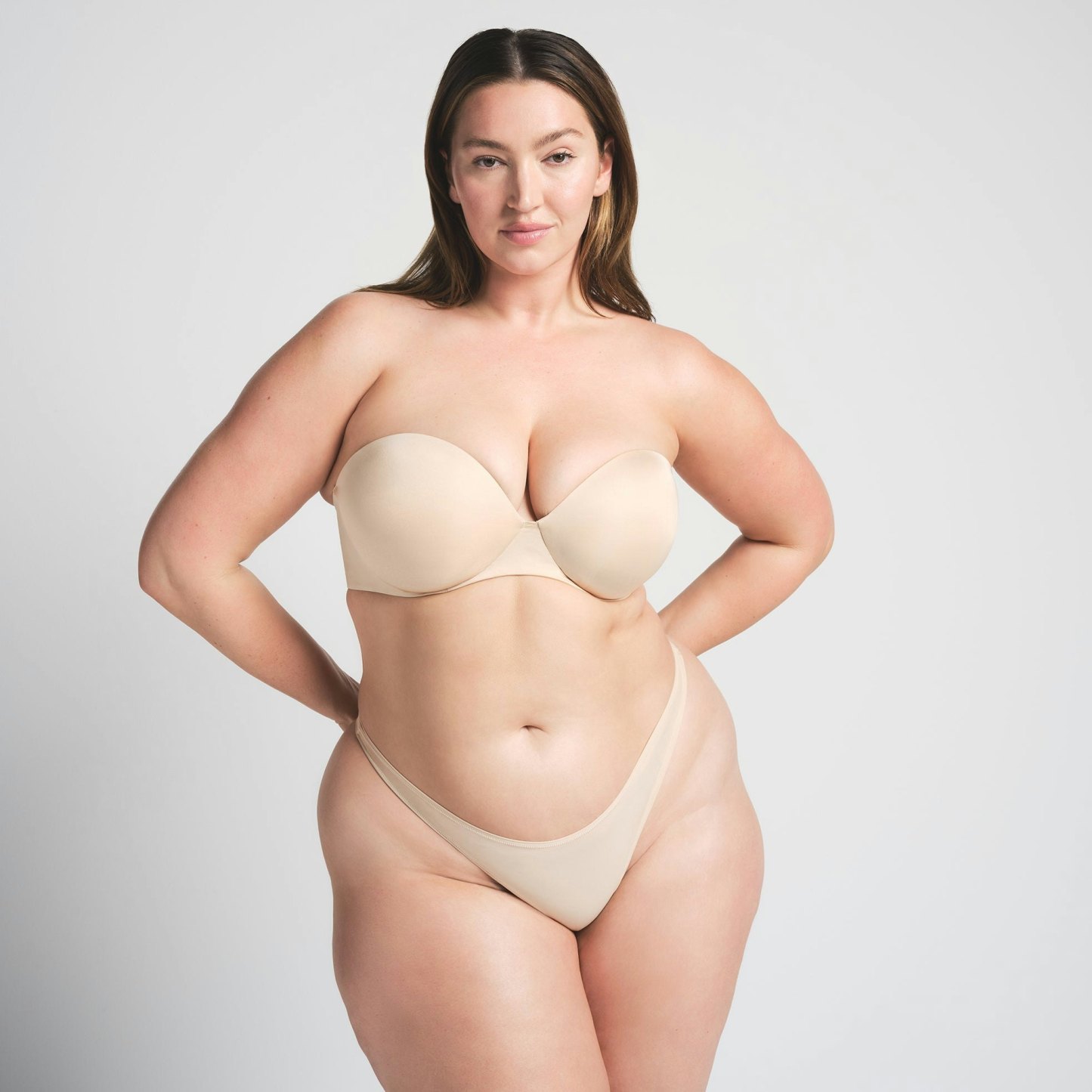 SKIMS ULTIMATE STRAPLESS PUSH-UP BRA - SAND - image 10
