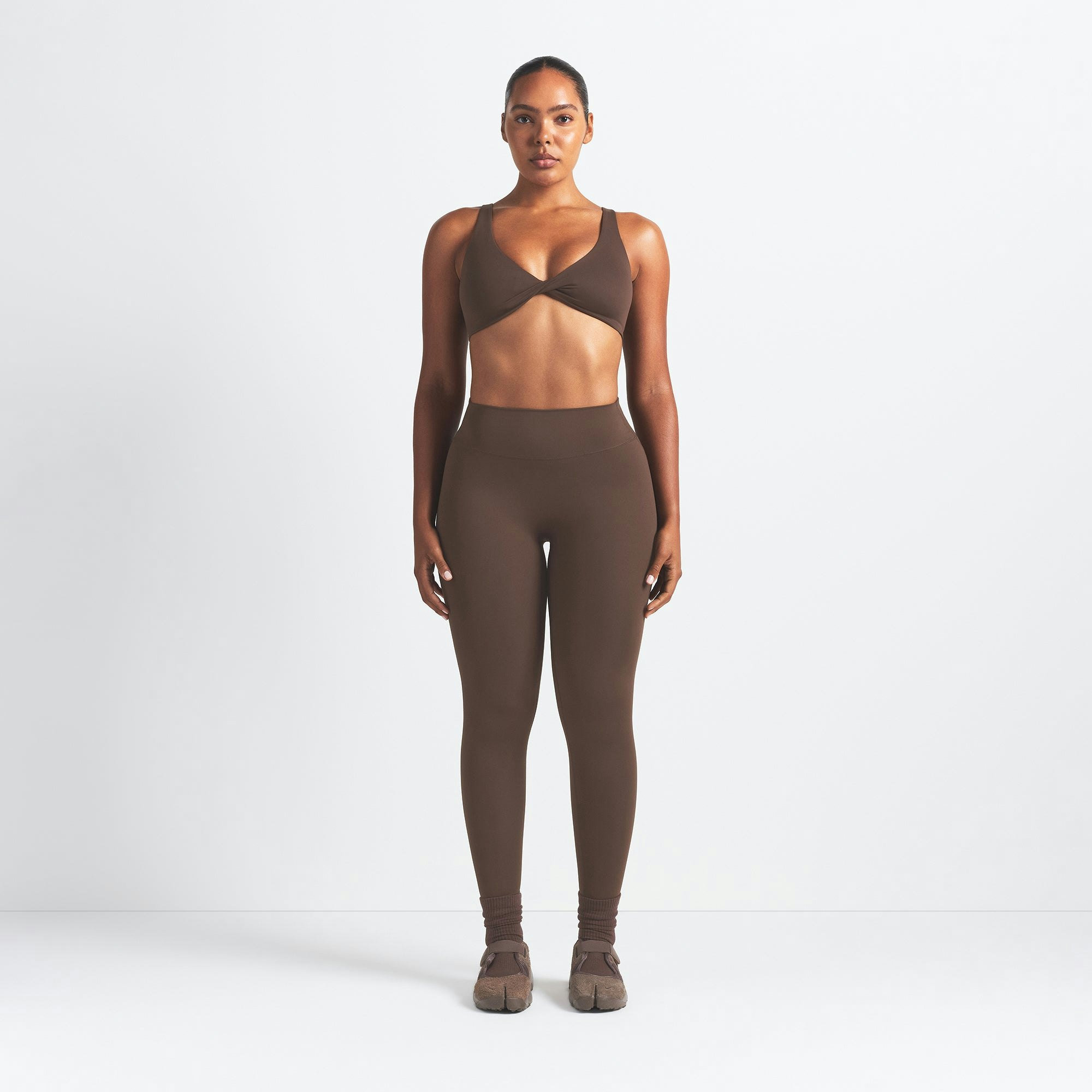 NikeSKIMS MATTE TWIST-FRONT BRA - DARK SEPIA - image 7