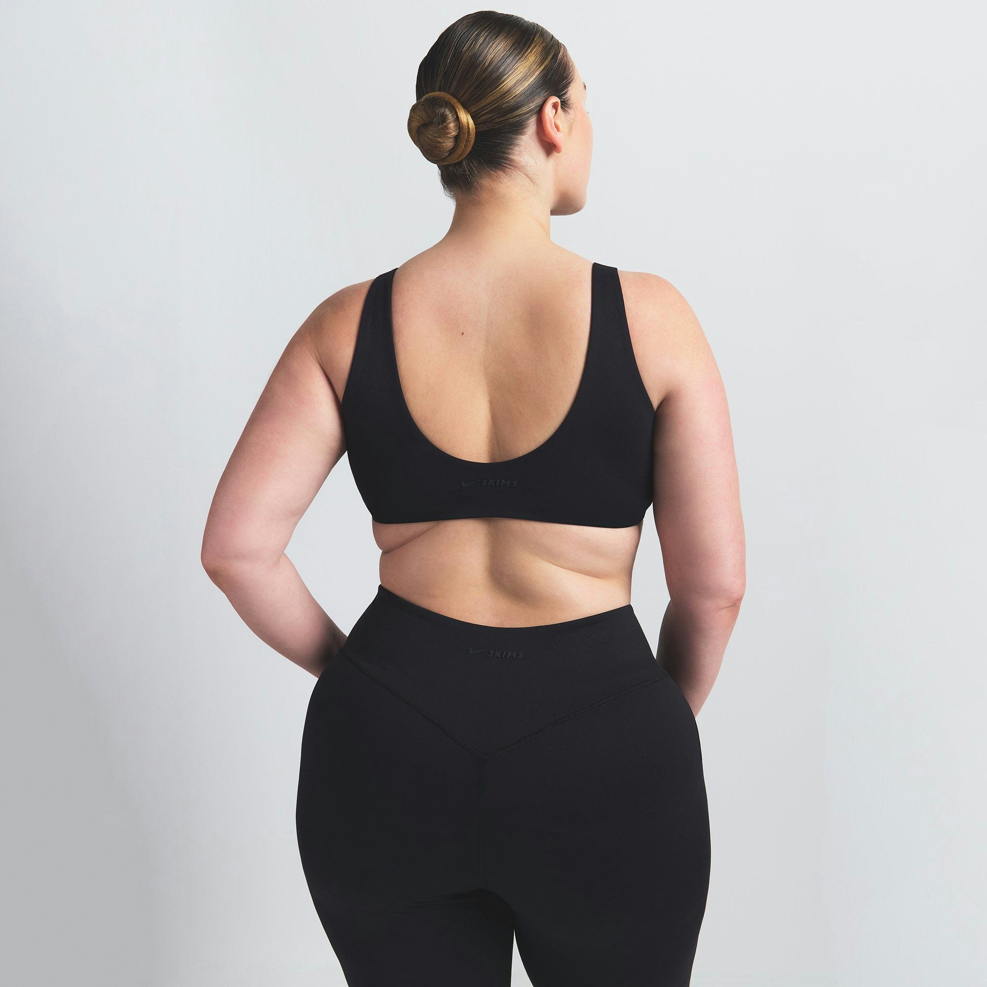NikeSKIMS MATTE TWIST-FRONT BRA - OBSIDIAN - image 18