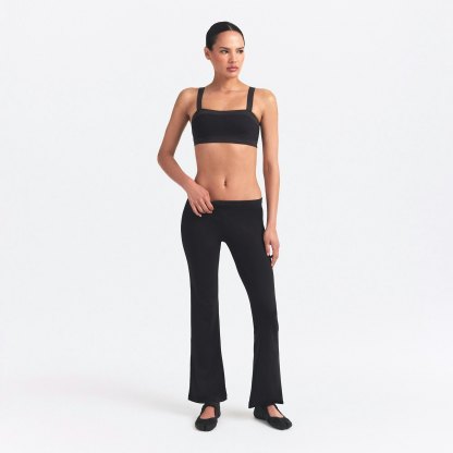 NikeSKIMS MATTE SHINE MIX STRAIGHT NECK BRA - OBSIDIAN AND IGNEOUS - image 7