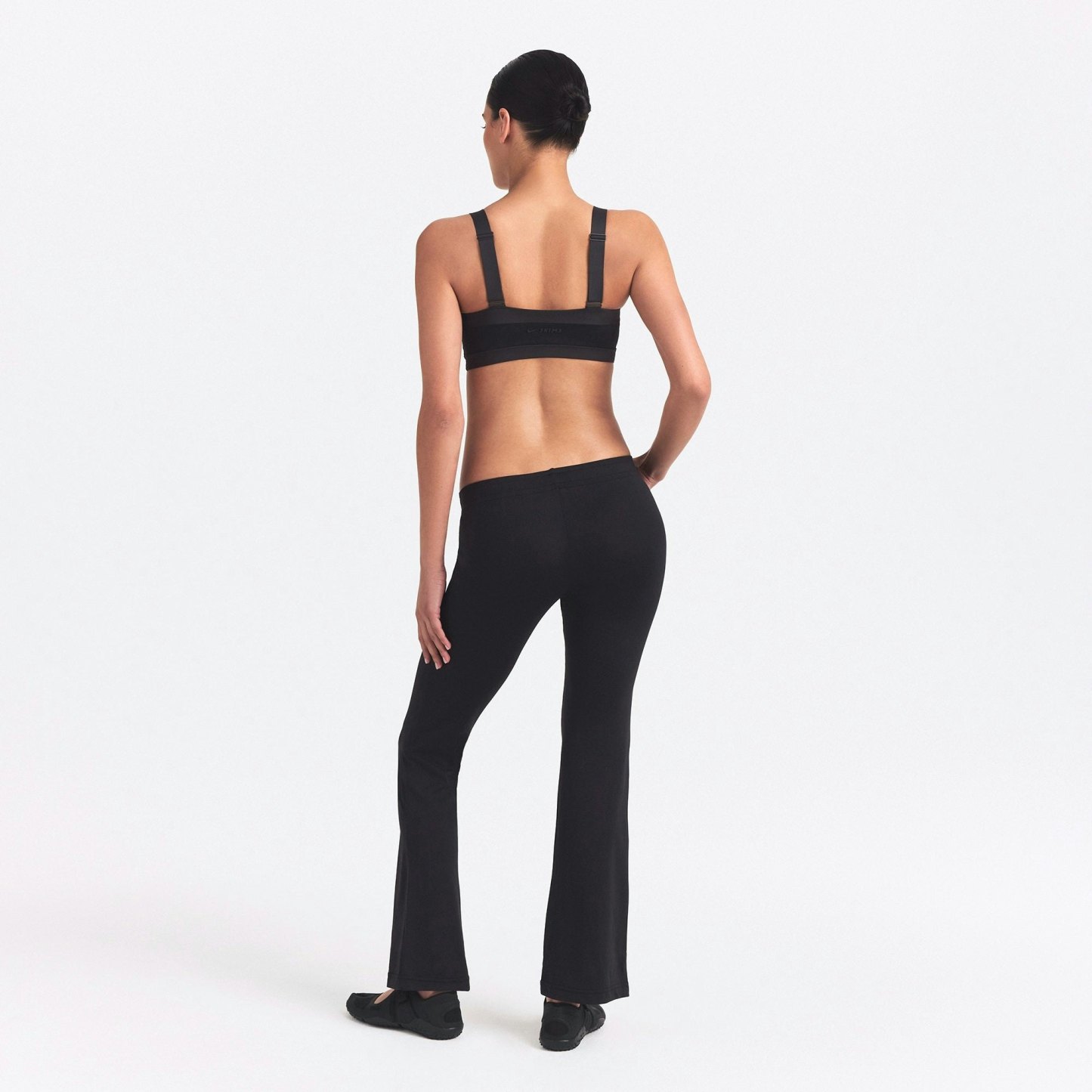 NikeSKIMS MATTE SHINE MIX STRAIGHT NECK BRA - OBSIDIAN AND IGNEOUS - image 10