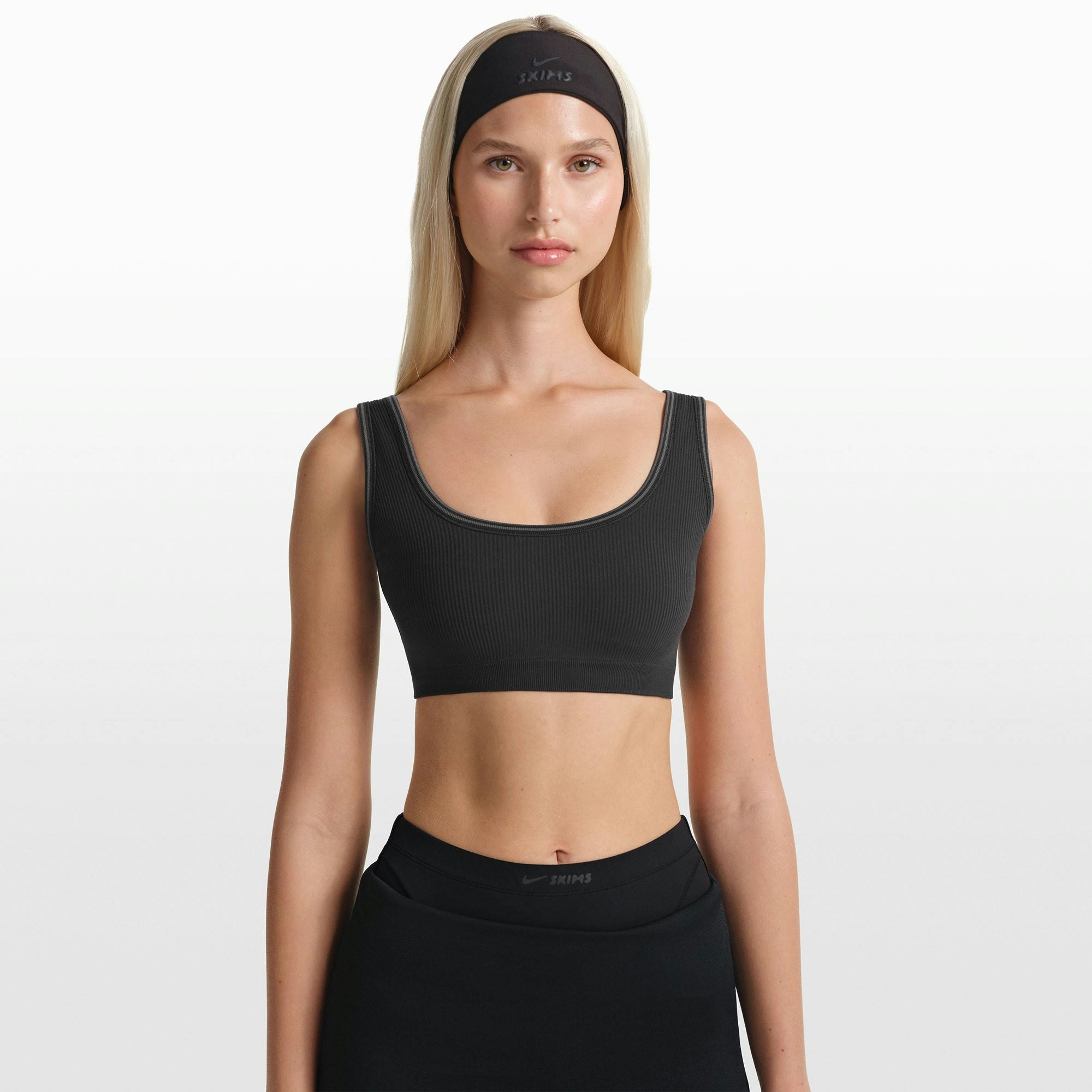 NikeSKIMS RIBBED SEAMLESS SCOOP BRA - OBSIDIAN - image 2