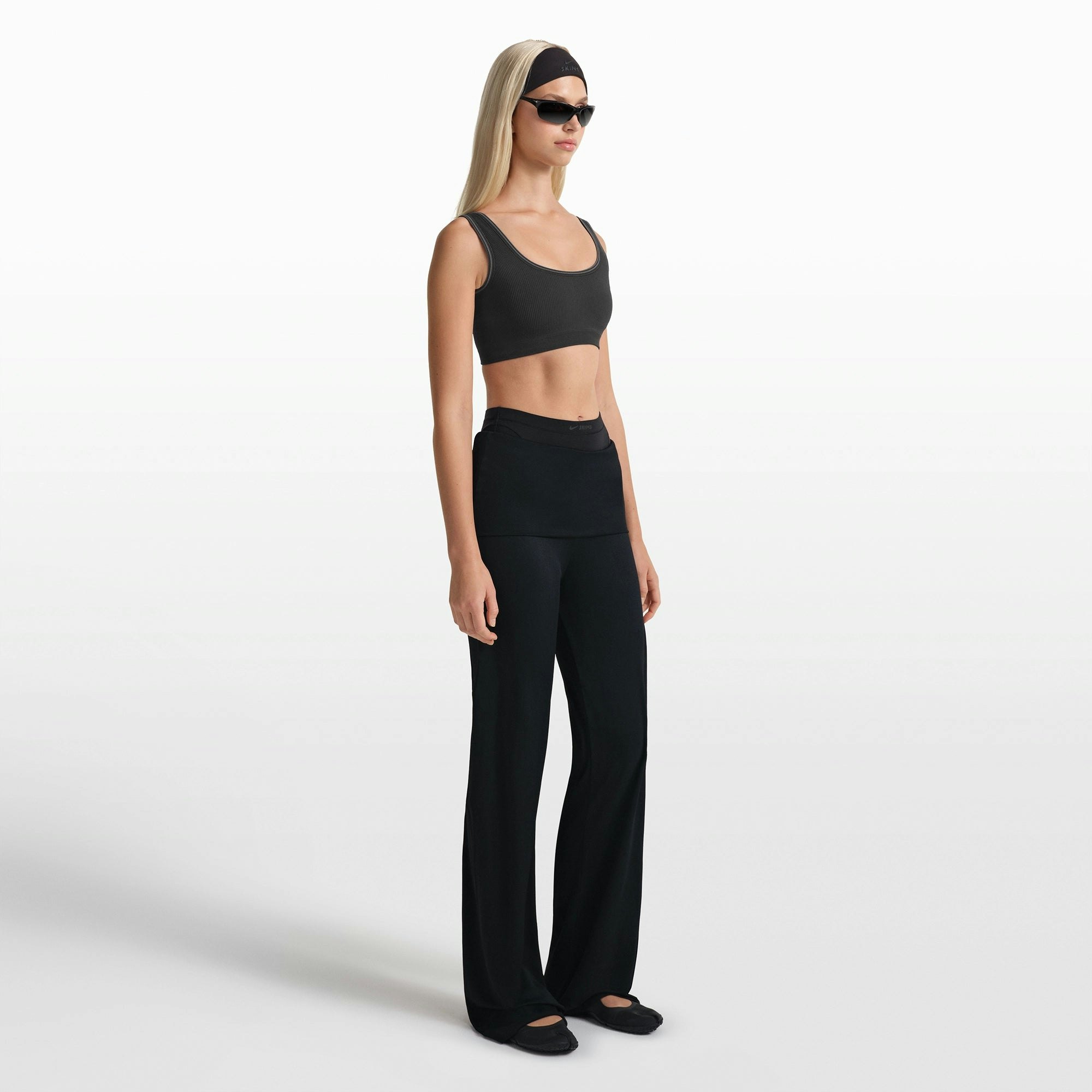 NikeSKIMS RIBBED SEAMLESS SCOOP BRA - OBSIDIAN - image 3