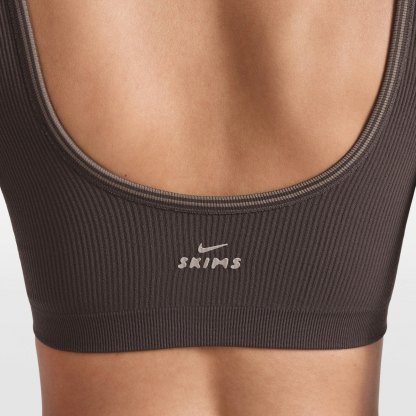 NikeSKIMS RIBBED SEAMLESS SCOOP BRA - PHOENIX - image 21