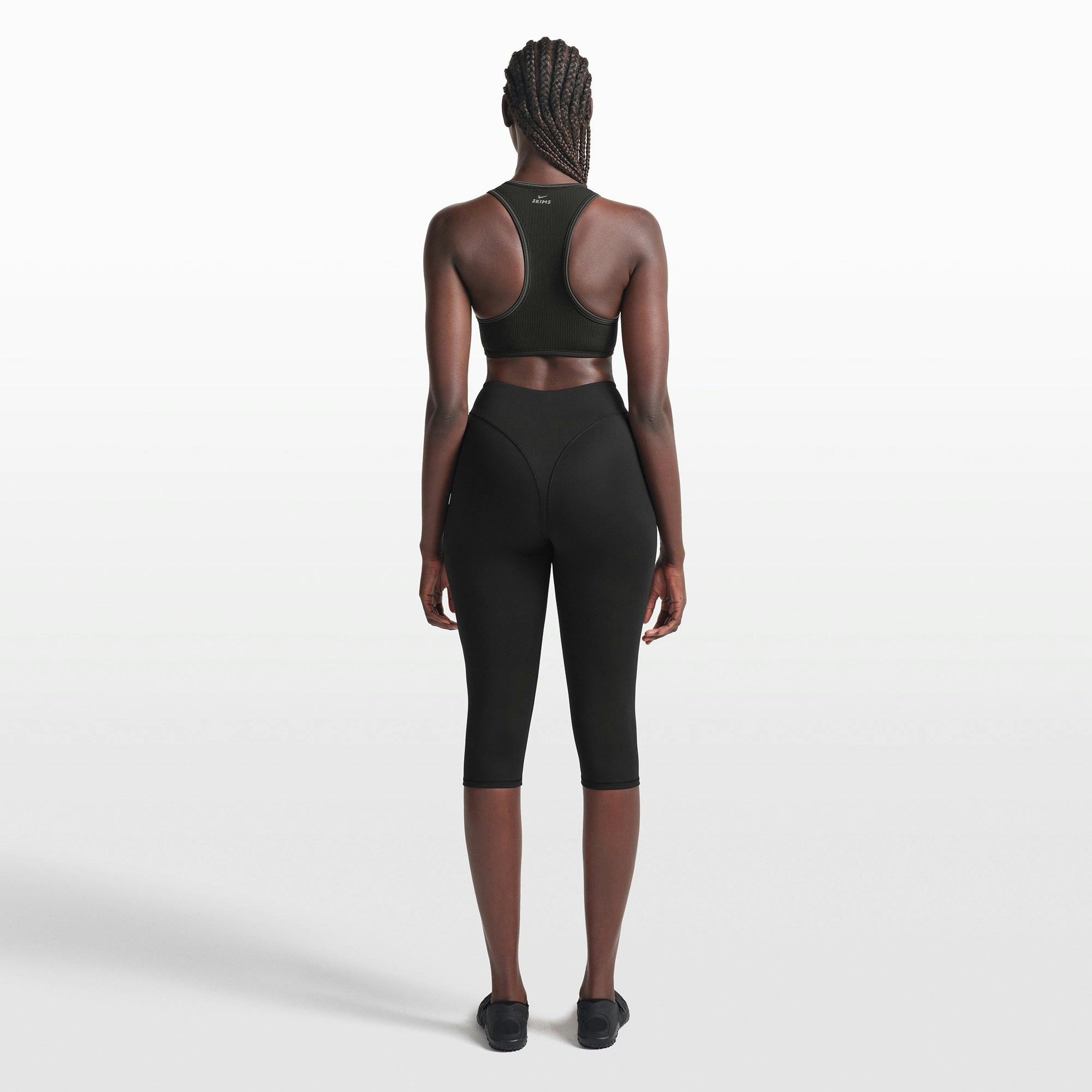NikeSKIMS RIBBED SEAMLESS RACER FRONT BRA - OBSIDIAN - image 5