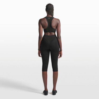 NikeSKIMS RIBBED SEAMLESS RACER FRONT BRA - OBSIDIAN - image 5