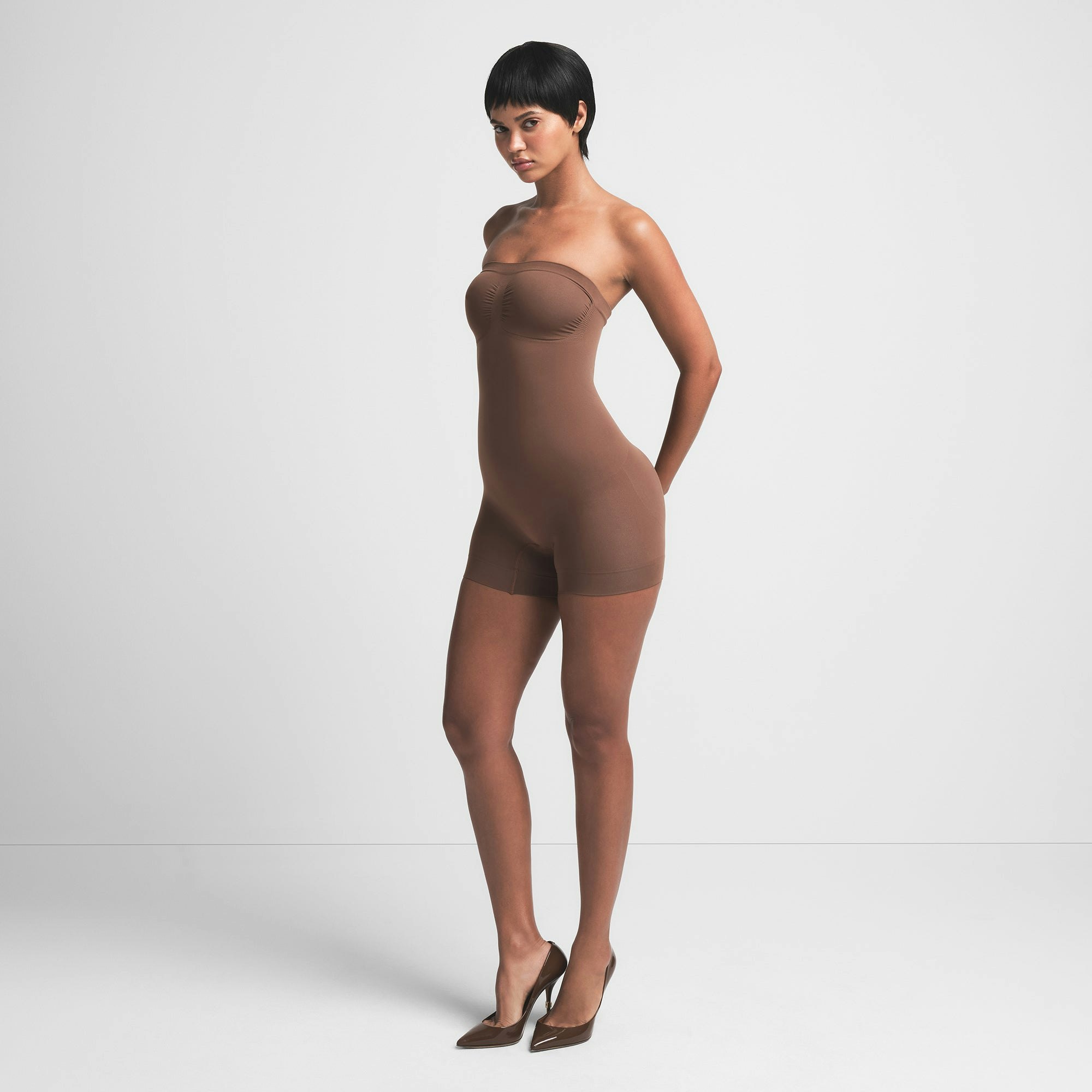 SEAMLESS SCULPT STRAPLESS SHORTIE BODYSUIT - JASPER