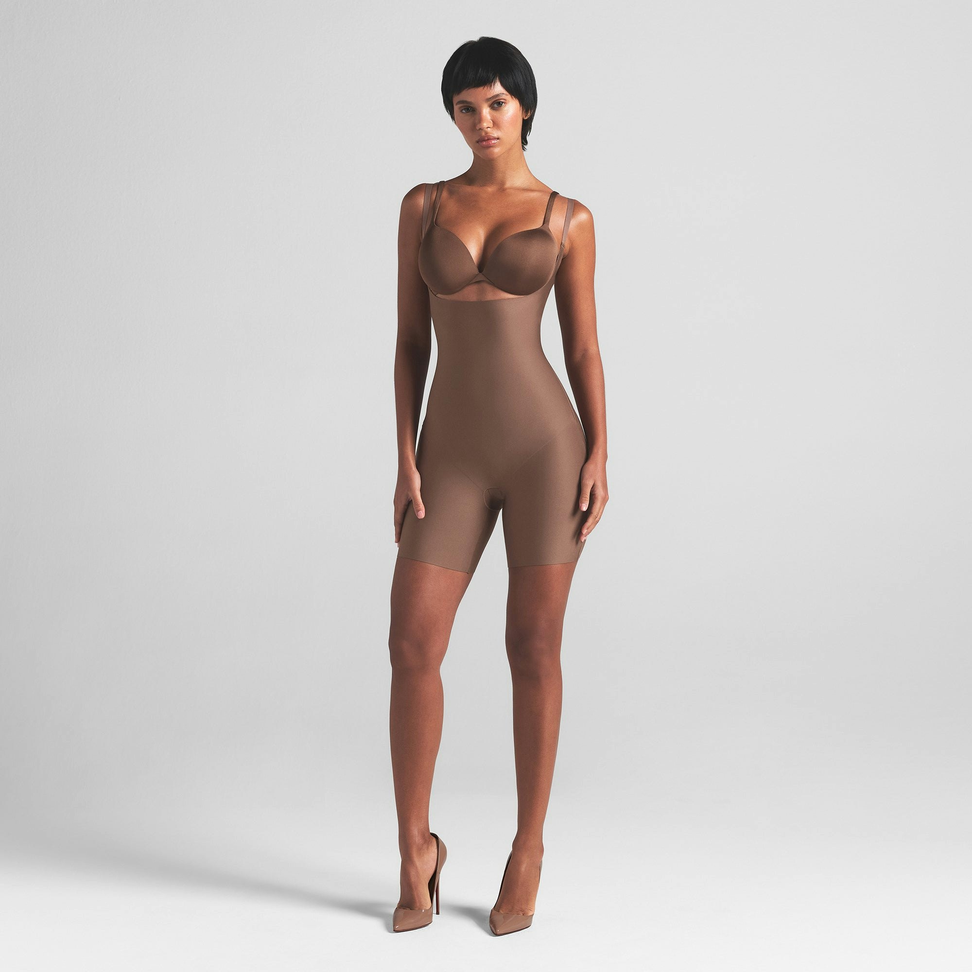 SKIMS BODY CORE SCULPT OPEN BUST MID THIGH BODYSUIT - JASPER