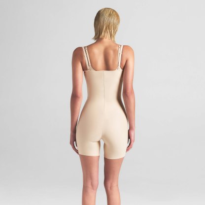 SKIMS BODY CORE SCULPT OPEN BUST MID THIGH BODYSUIT - SAND