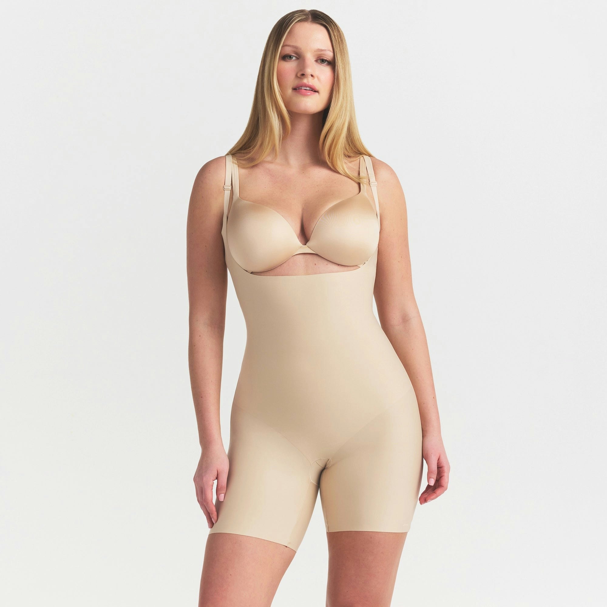 SKIMS BODY CORE SCULPT BACK SMOOTHING OPEN BUST MID THIGH BODYSUIT - SAND