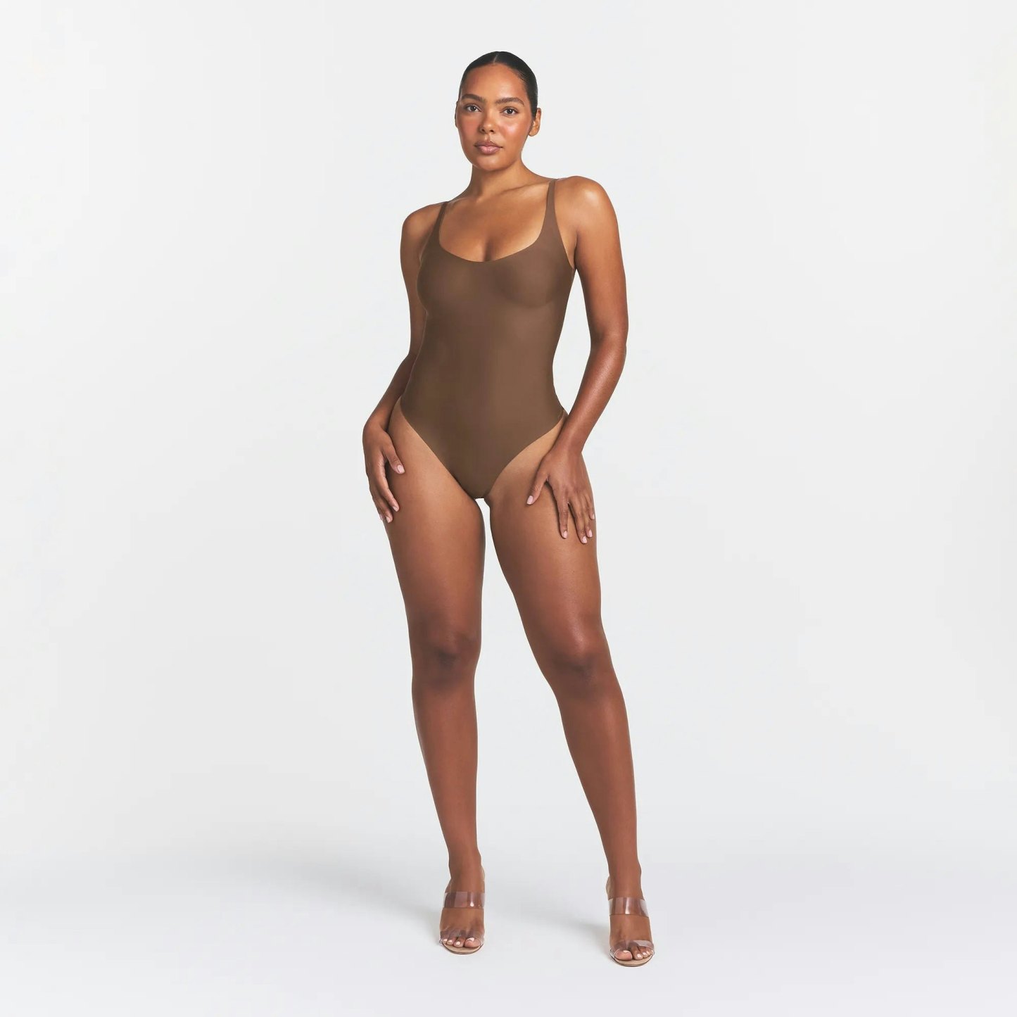 SKIMS BODY SCOOP LOW BACK THONG BODYSUIT - JASPER