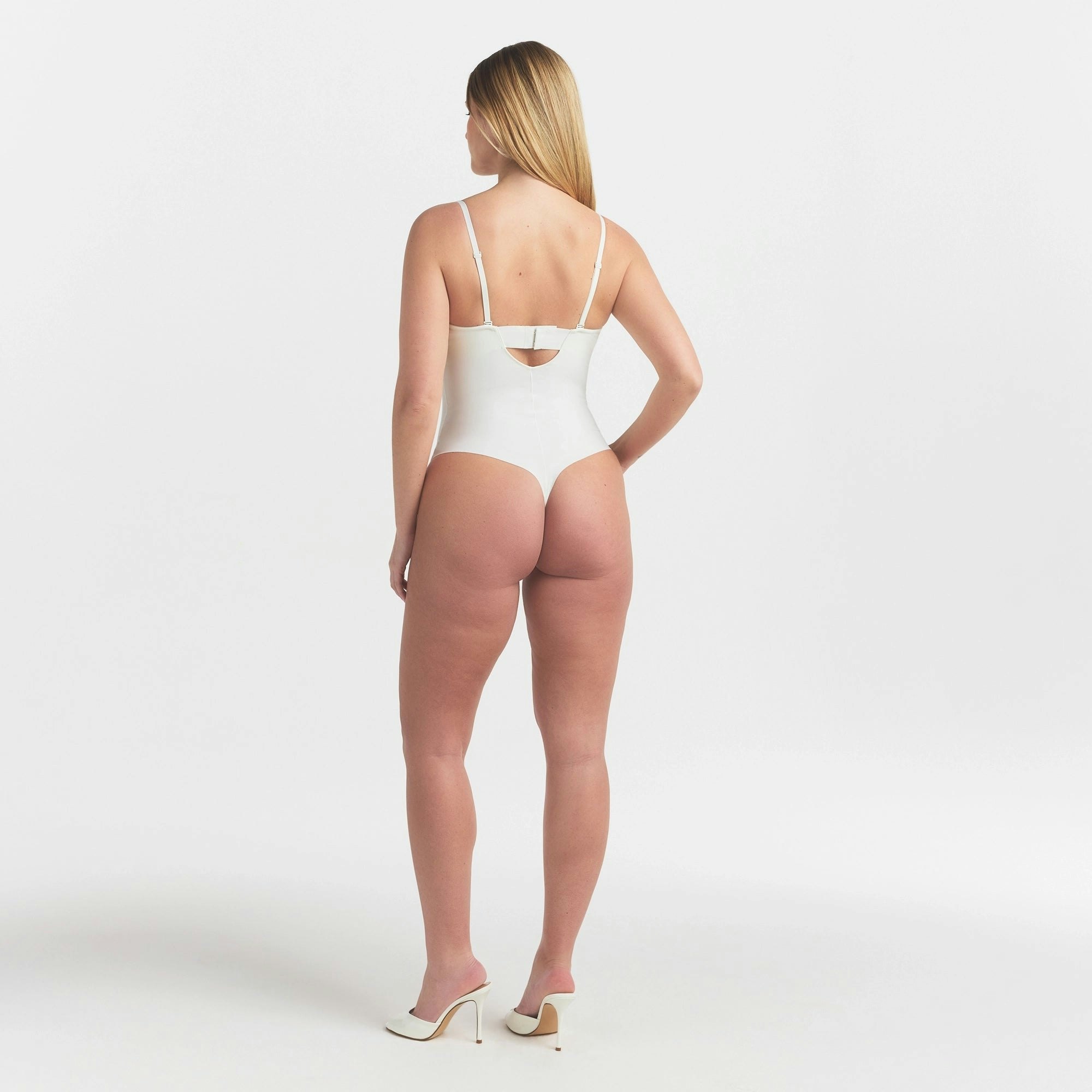 SKIMS BODY UNDERWIRE THONG BODYSUIT - IVORY