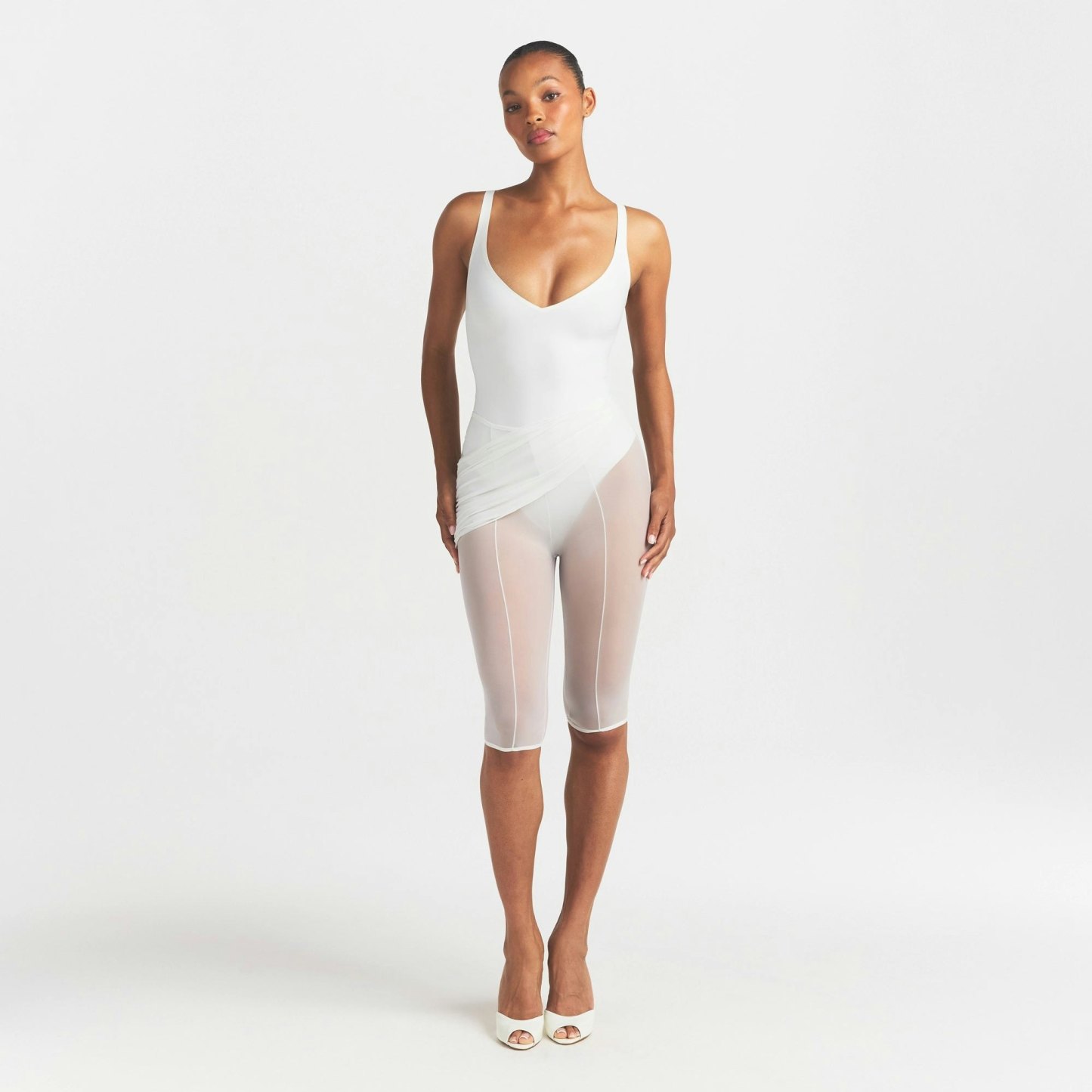 SKIMS BODY UNLINED PLUNGE THONG BODYSUIT - IVORY