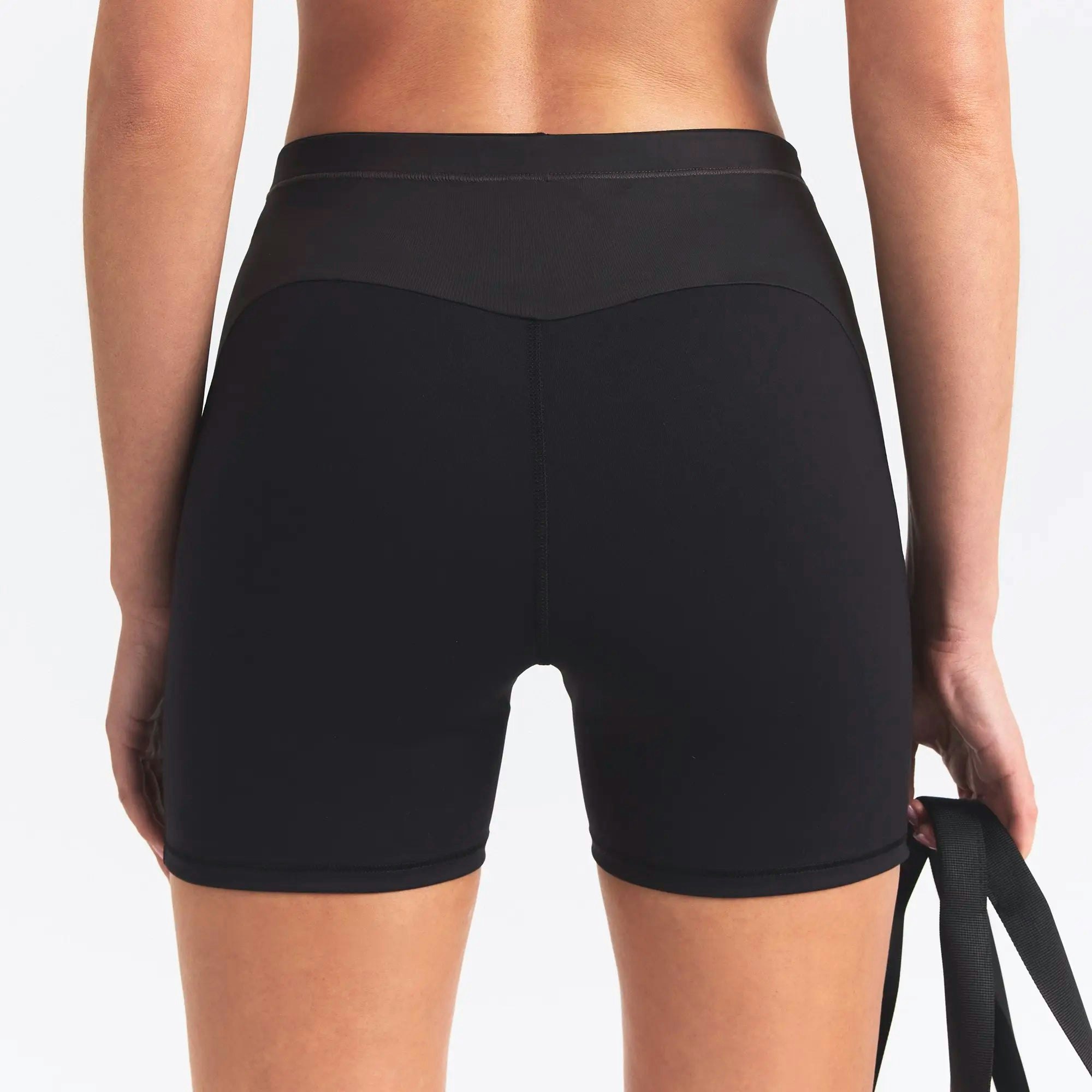 NikeSKIMS MATTE SHINE MIX 5" BIKER SHORT - OBSIDIAN AND IGNEOUS - image 3