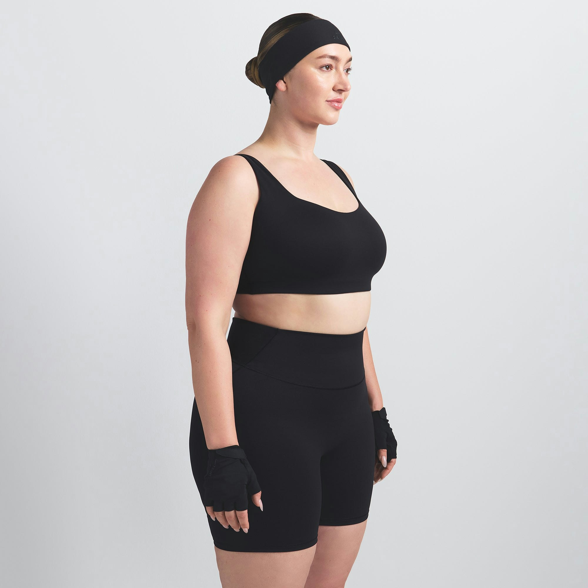 NikeSKIMS MATTE 5" BIKER SHORT - OBSIDIAN - image 6