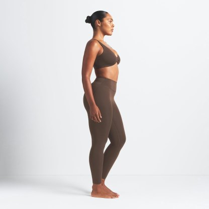 NikeSKIMS MATTE 26" LEGGING - DARK SEPIA - image 25