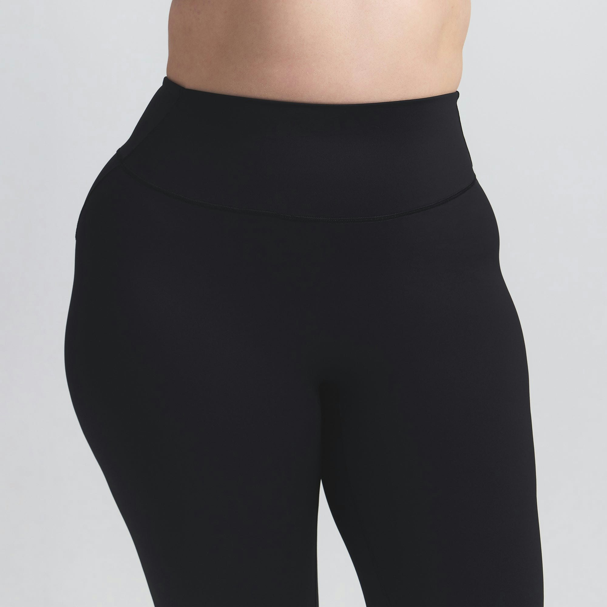 NikeSKIMS MATTE 26" LEGGING - OBSIDIAN - image 9