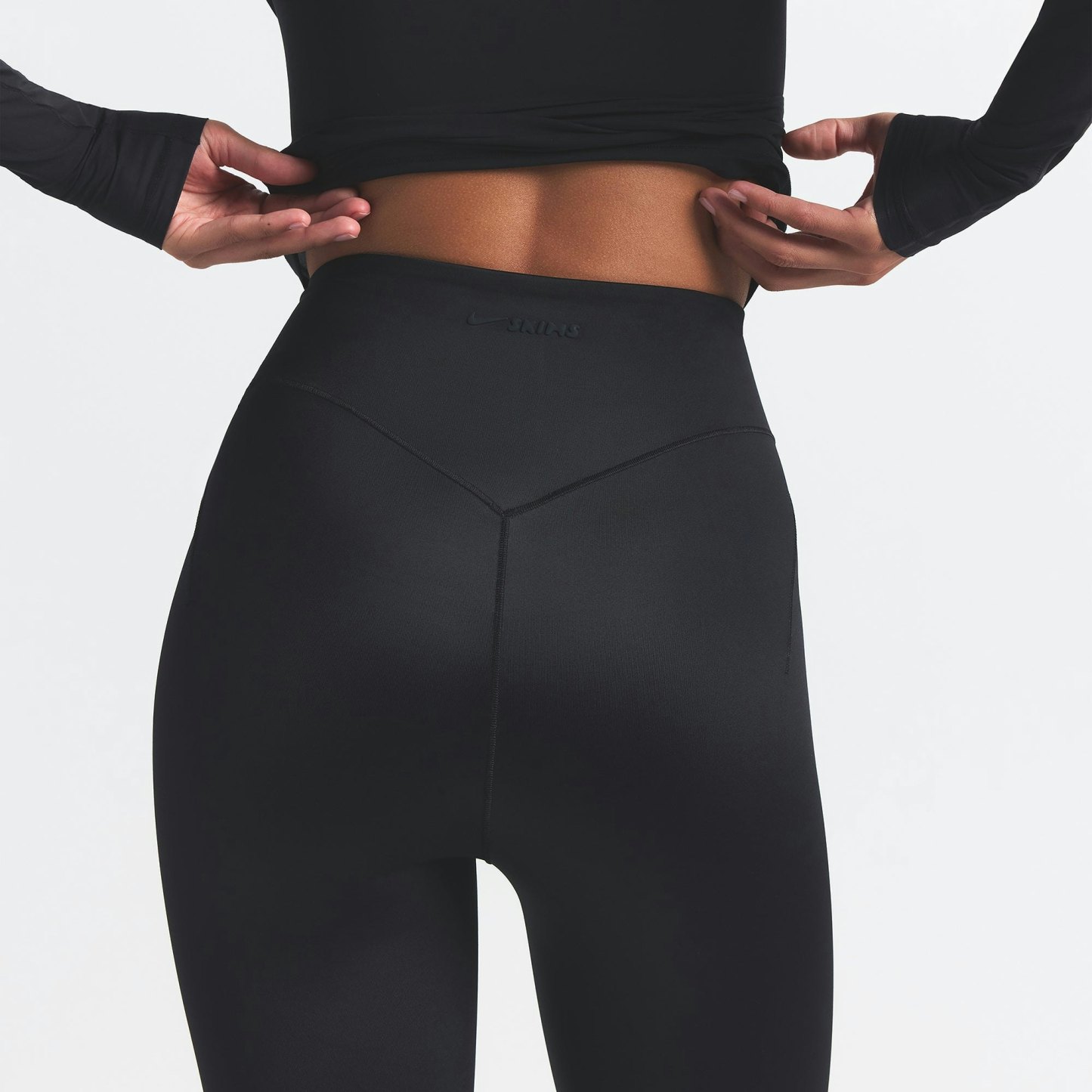 NikeSKIMS SHINE BONDED WAIST 26" LEGGING - OBSIDIAN - image 2