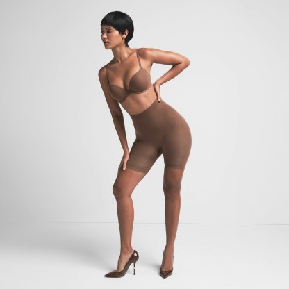 SEAMLESS SCULPT MID THIGH SHORT - JASPER