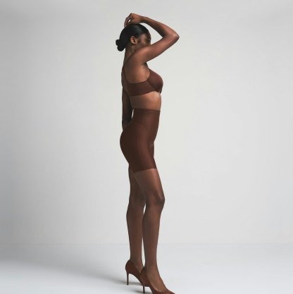 SKIMS BODY CORE SCULPT MID RISE SHORT - COCOA