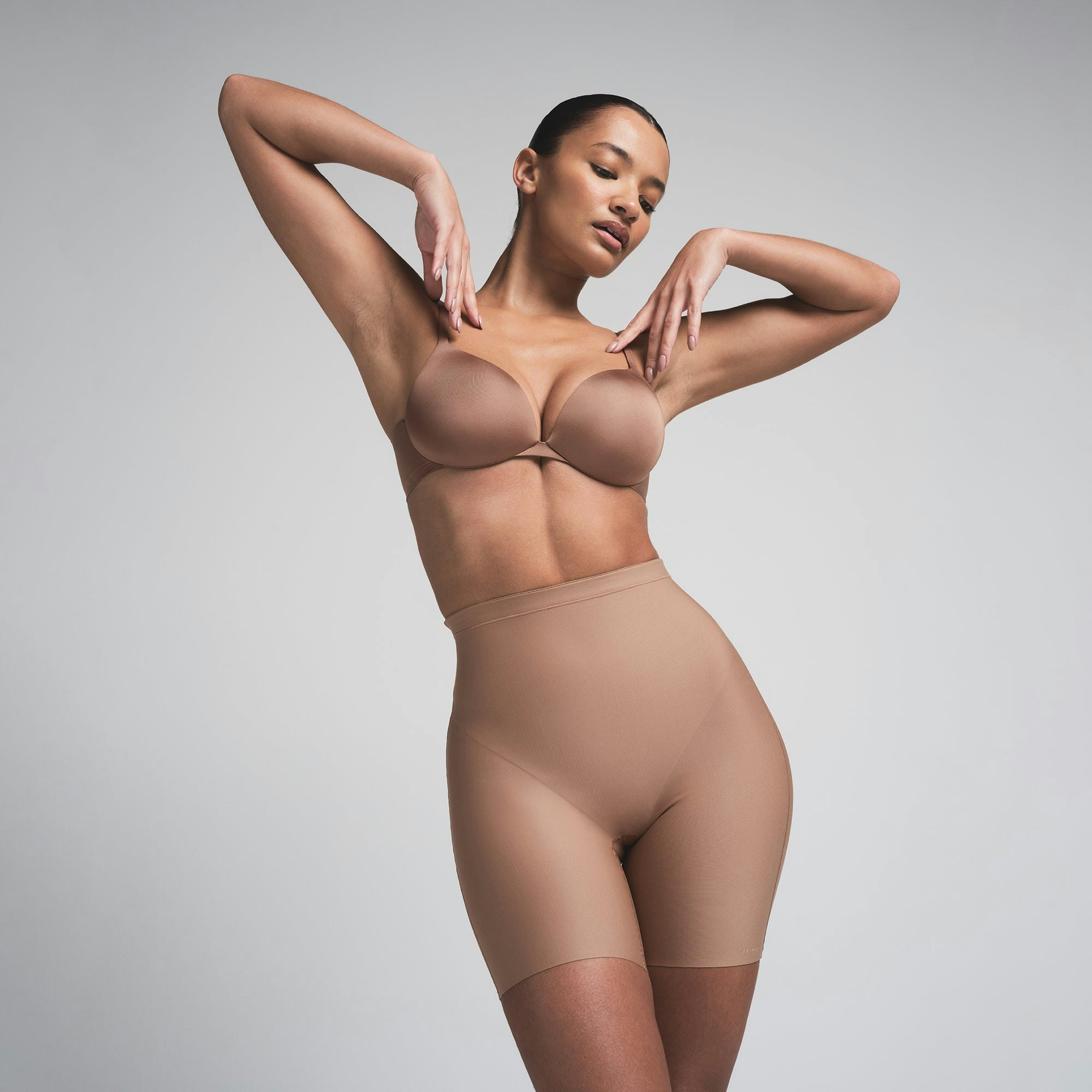 SKIMS BODY CORE SCULPT MID RISE SHORT - SIENNA