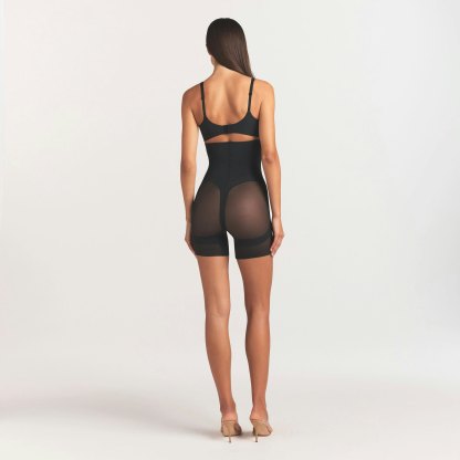 POWER MESH SHAPEWEAR CORE SCULPT HIGH-WAISTED MID THIGH SHORT - ONYX