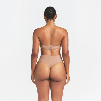 SMOOTHING INTIMATES STRAPLESS BRA - SIENNA - image 14