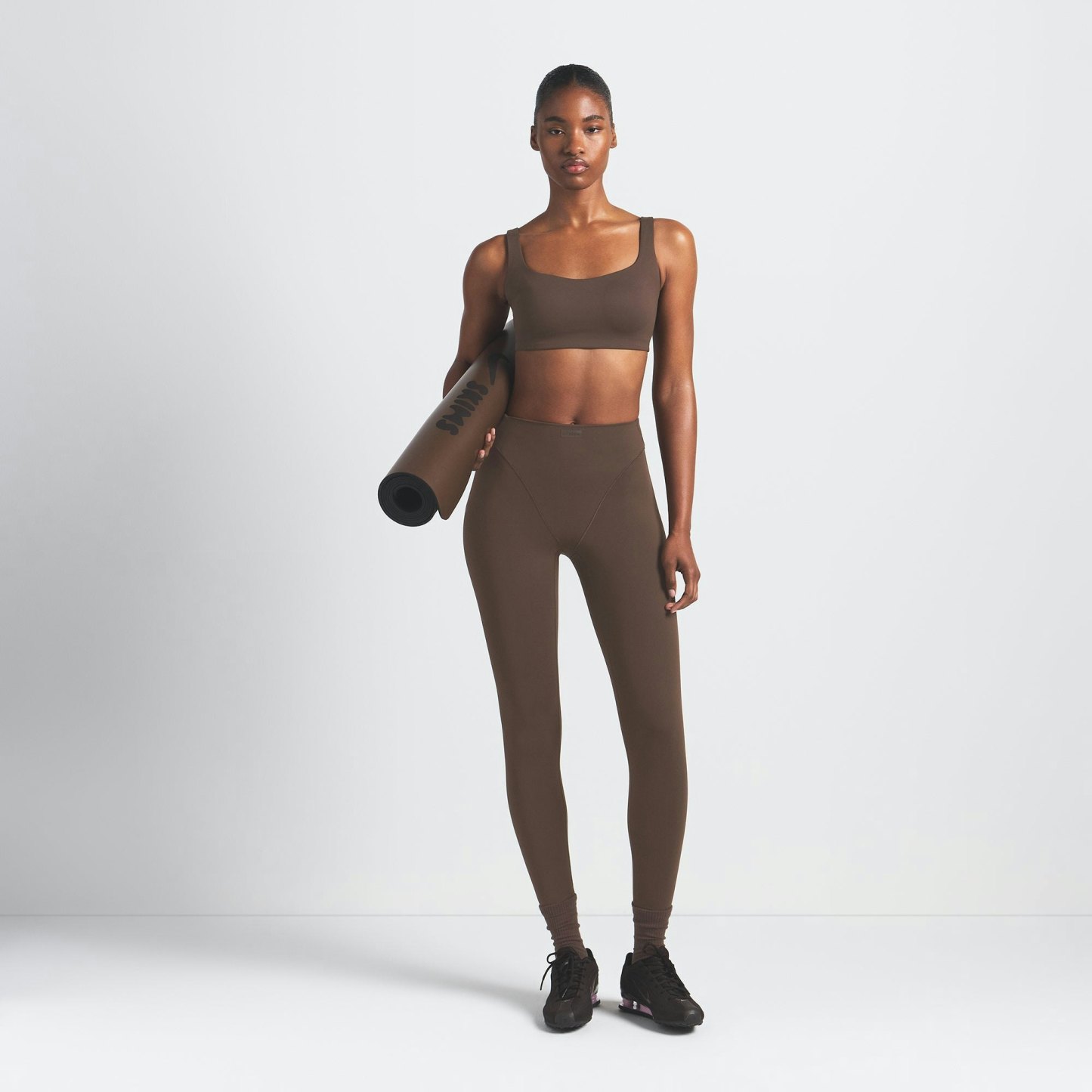 NikeSKIMS MATTE SCOOP NECK BRA - DARK SEPIA - image 18