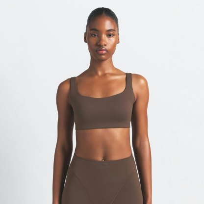 NikeSKIMS MATTE SCOOP NECK BRA - DARK SEPIA - image 17