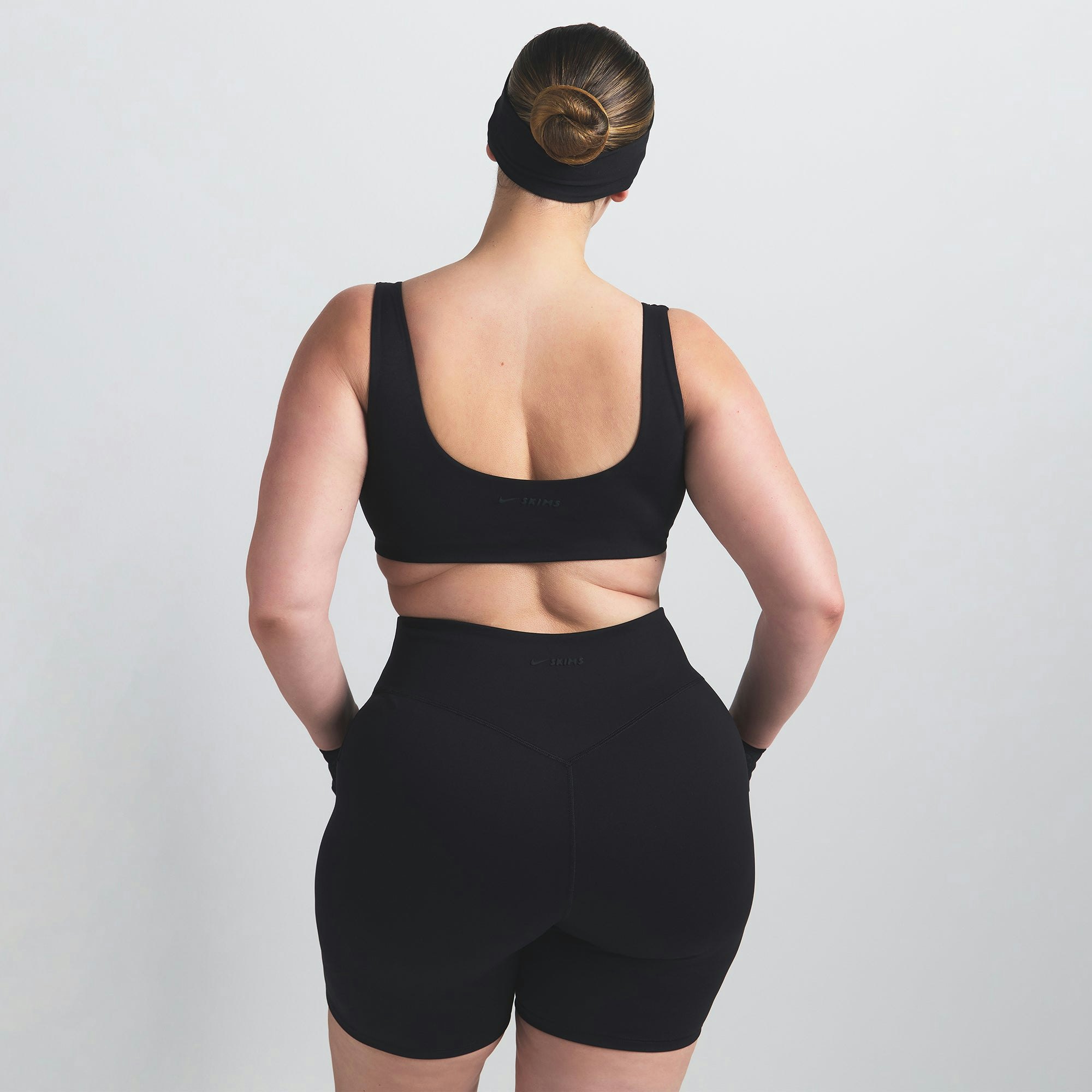 NikeSKIMS MATTE SCOOP NECK BRA - OBSIDIAN - image 6