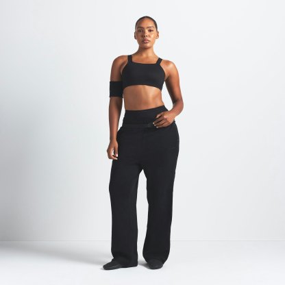 NikeSKIMS MATTE WIDE STRAP BRA - OBSIDIAN