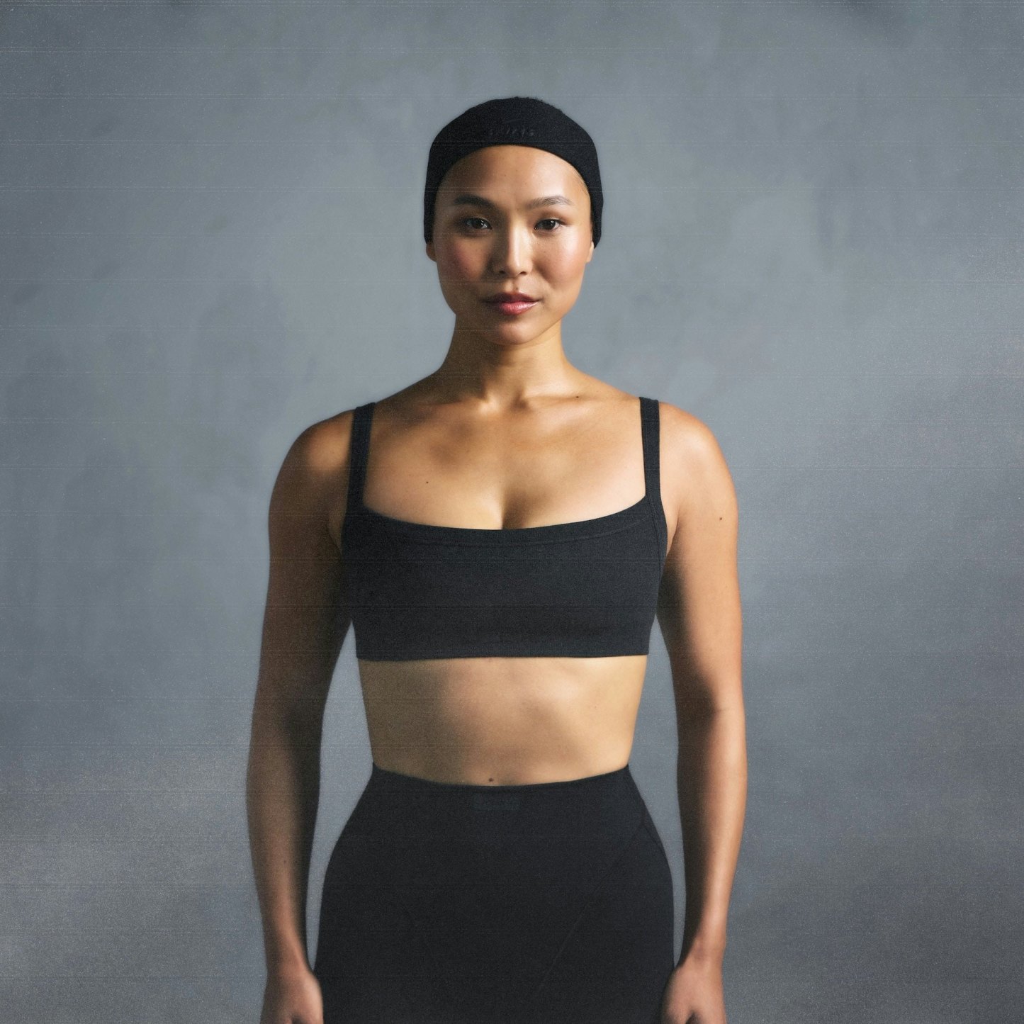NikeSKIMS VINTAGE SEAMLESS CAMI BRA - OBSIDIAN - image 6
