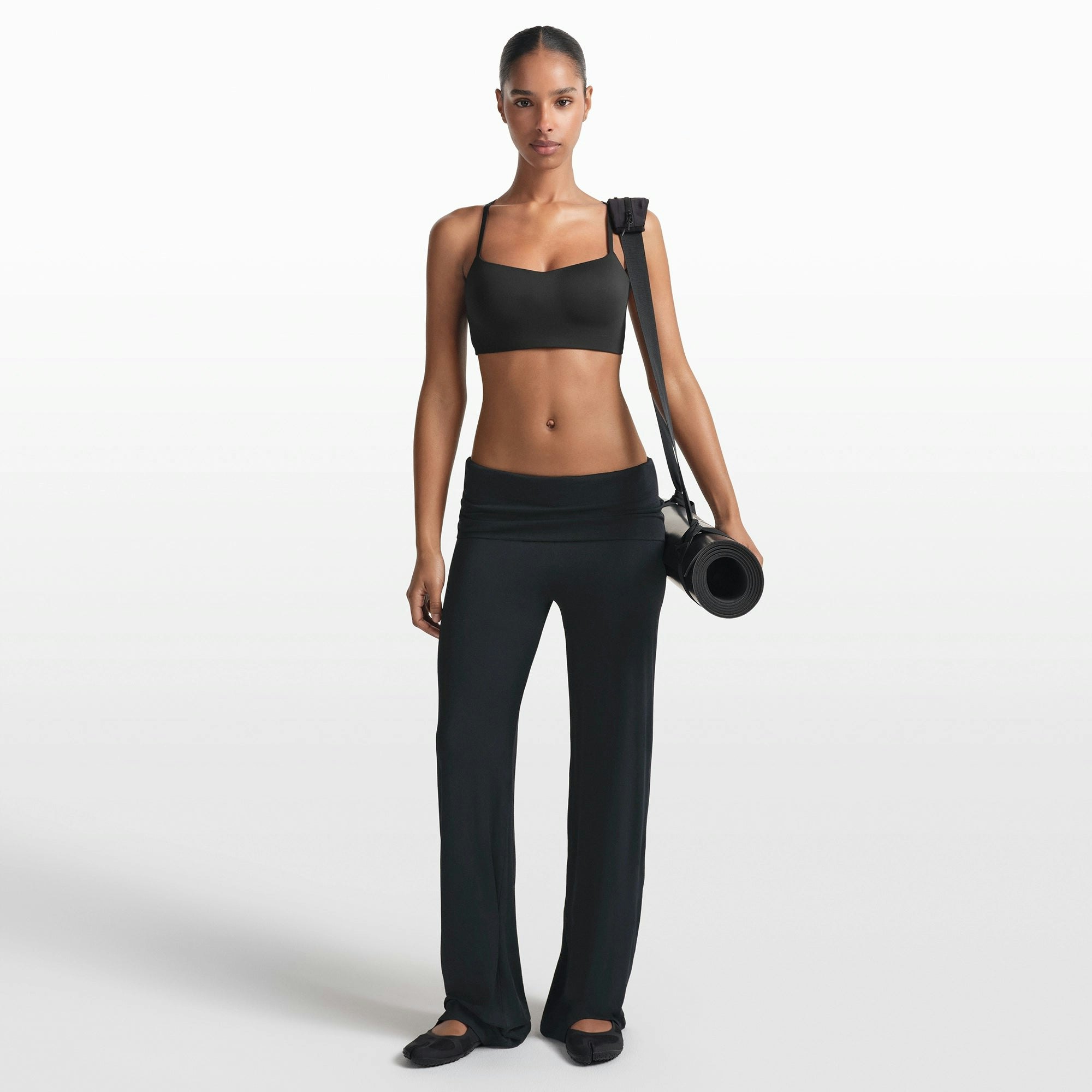 NikeSKIMS MATTE CONTOUR CAMI BRA - OBSIDIAN