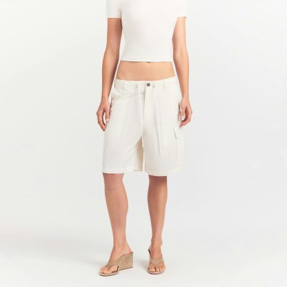 WOVEN COTTON OVERSIZED CARGO SHORT - EGRET - image 12